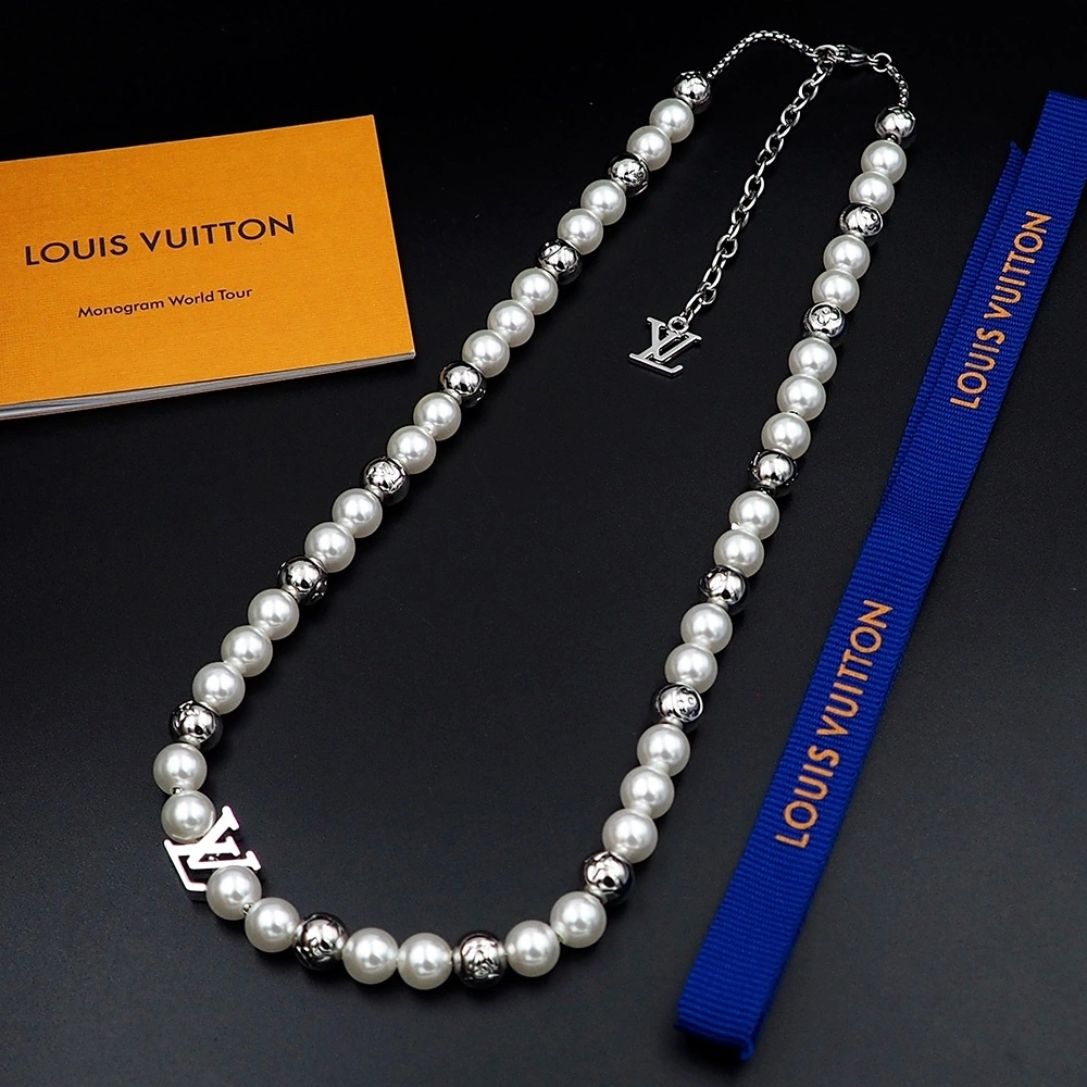 Barbara— 8V Monogram Pearls item:D-S092L1922