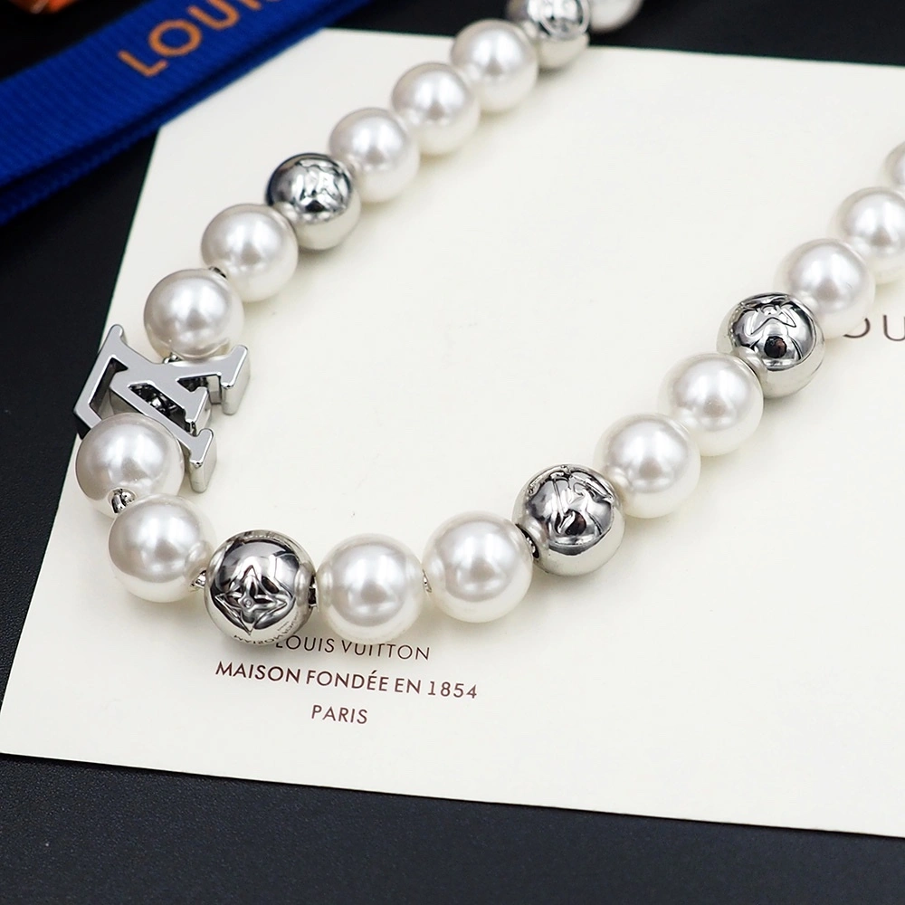 Barbara— 8V Monogram Pearls item:D-S092L1922