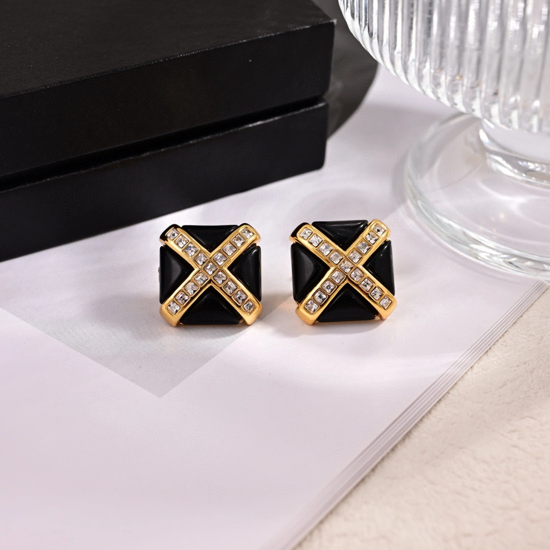 Barbara-Yv5s item:E-S092D2538