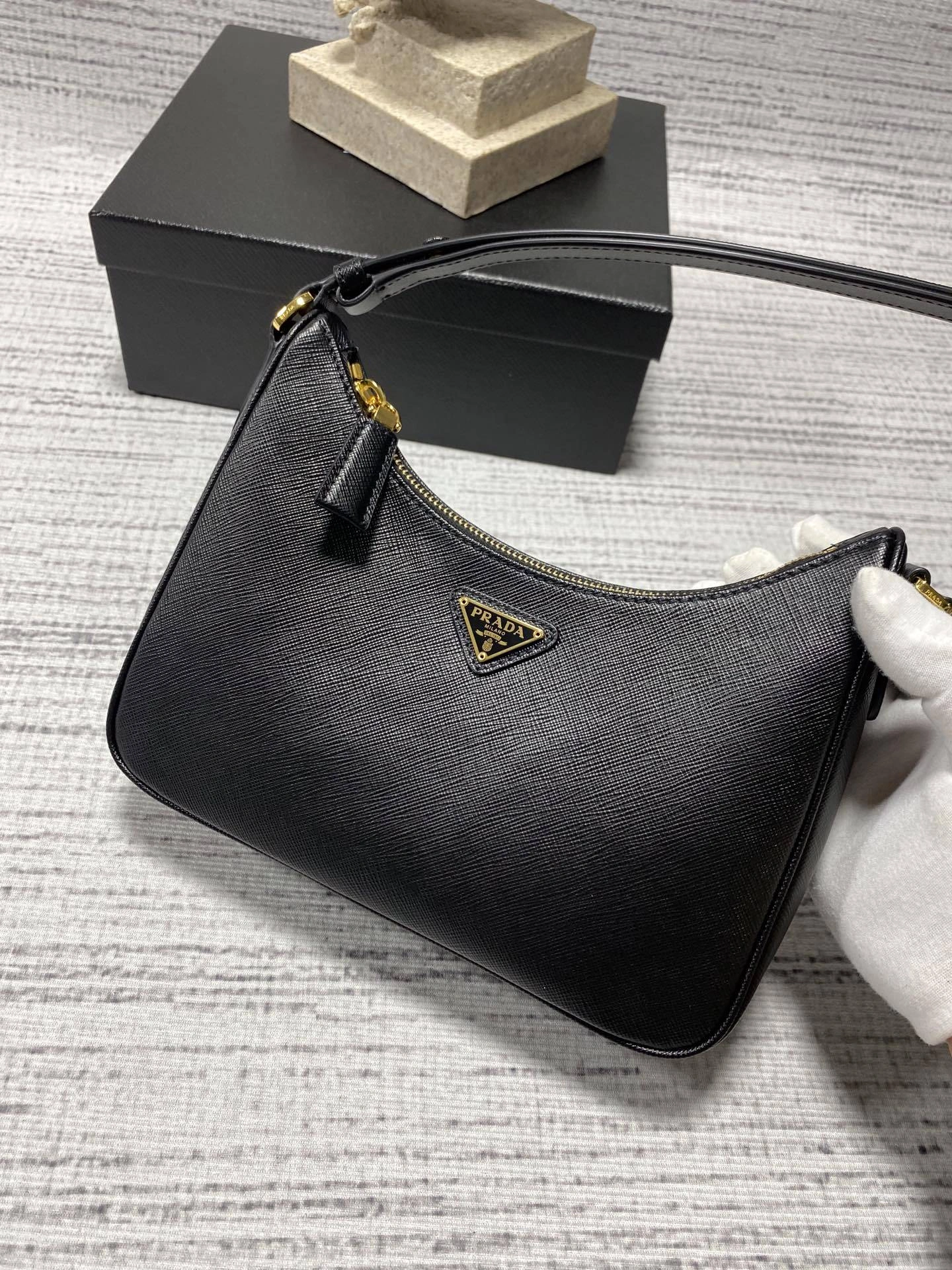 Custombag- 1BC204_NZV_F0632_V_JOM 1BC204_NZV_F0632_V_JOO high quality version item：C-B806D2346
