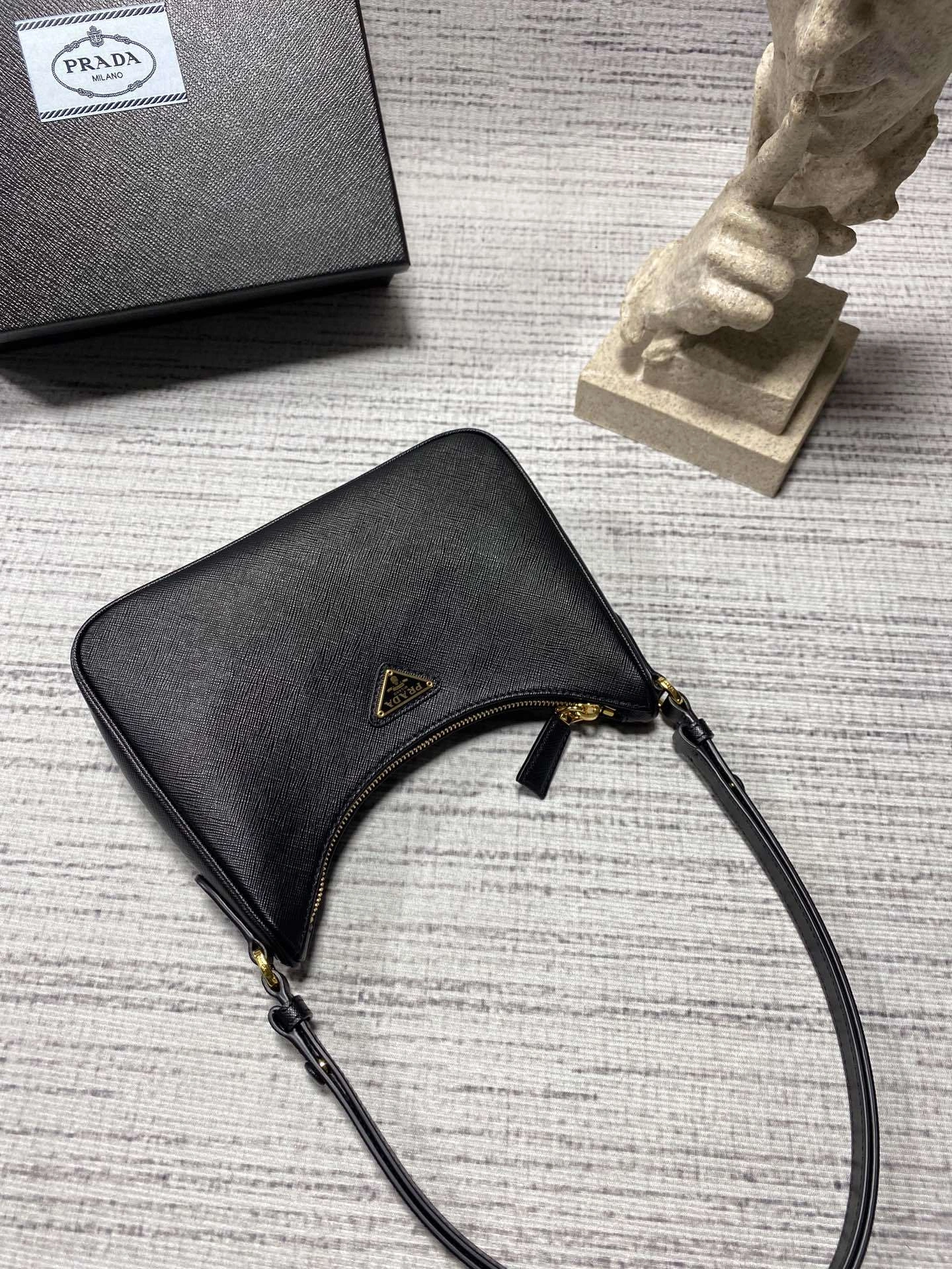 Custombag- 1BC204_NZV_F0632_V_JOM 1BC204_NZV_F0632_V_JOO high quality version item：C-B806D2346