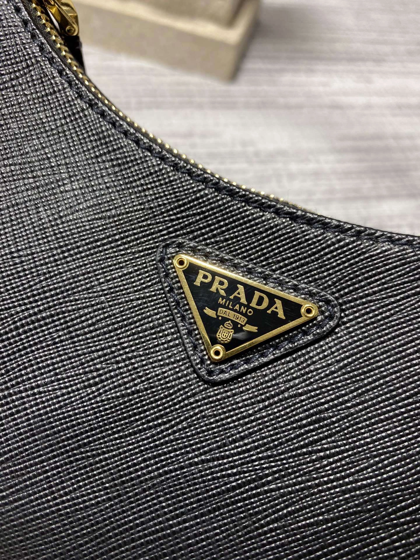 Custombag- 1BC204_NZV_F0632_V_JOM 1BC204_NZV_F0632_V_JOO high quality version item：C-B806D2346
