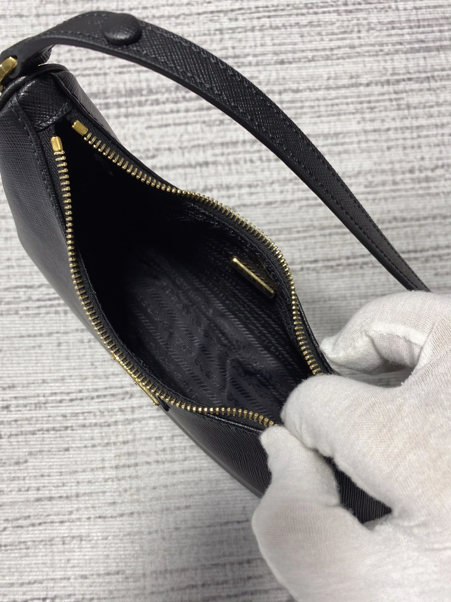 Custombag- 1BC204_NZV_F0632_V_JOM 1BC204_NZV_F0632_V_JOO high quality version item：C-B806D2346