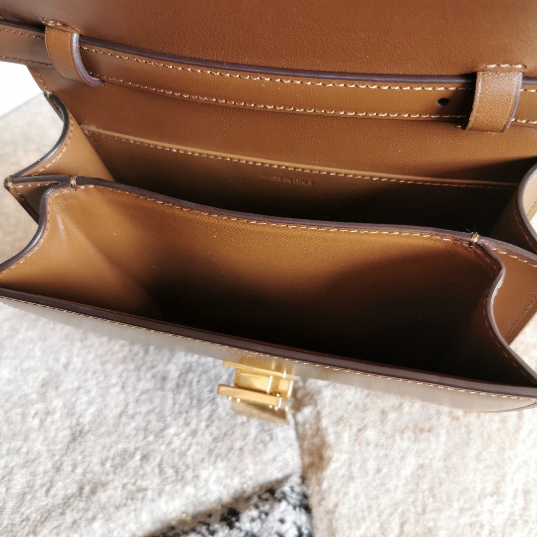 CLASSIC BOXTM ，Calf leather item:B-B095B1280