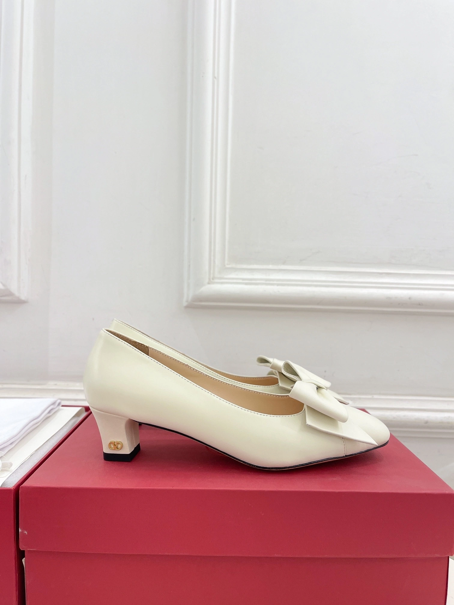 COCO-- V1859ti9o 6W2S0LB5DDT098 Heel height：4CM Roman Stud goatskin item:D-X000L2554