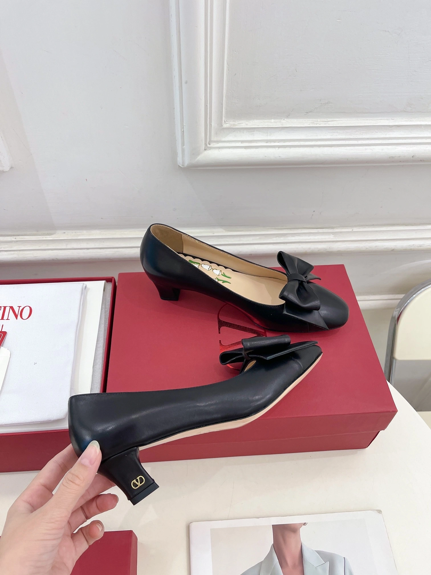 COCO-- V1859ti9o 6W2S0LB5DDT0NO Heel height：4CM Roman Stud goatskin item:D-X000L2555
