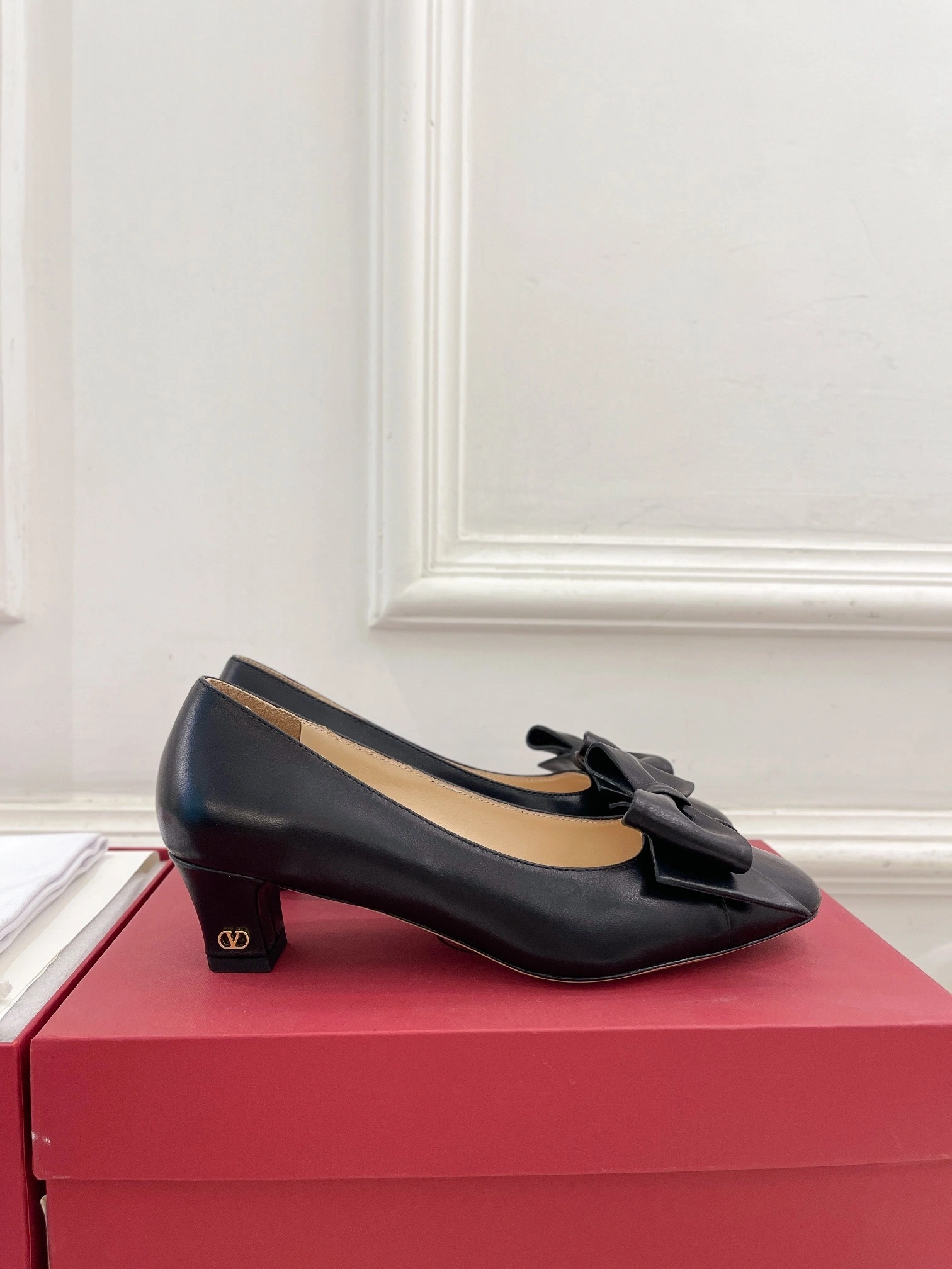 COCO-- V1859ti9o 6W2S0LB5DDT0NO Heel height：4CM Roman Stud goatskin item:D-X000L2555