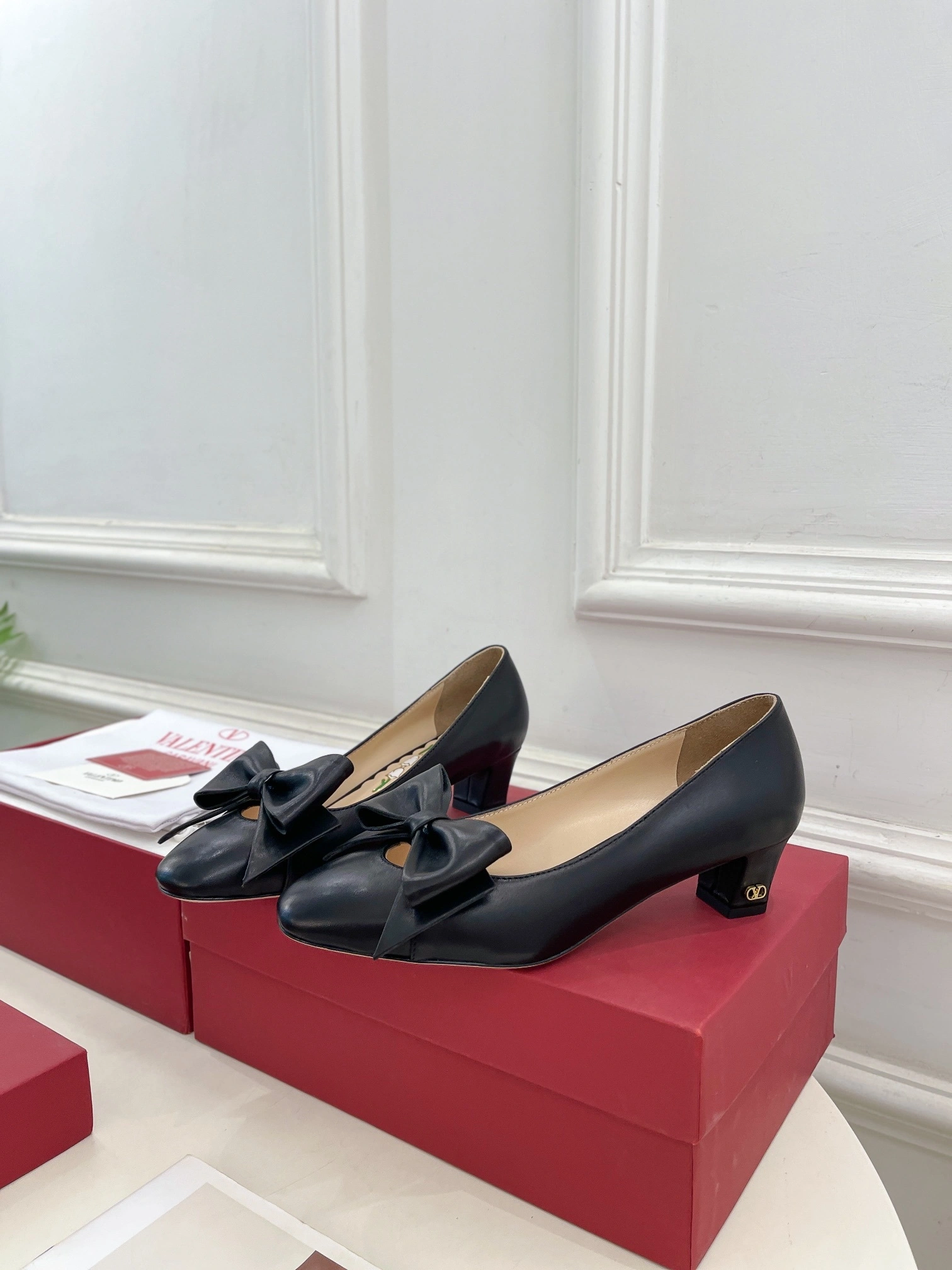COCO-- V1859ti9o 6W2S0LB5DDT0NO Heel height：4CM Roman Stud goatskin item:D-X000L2555
