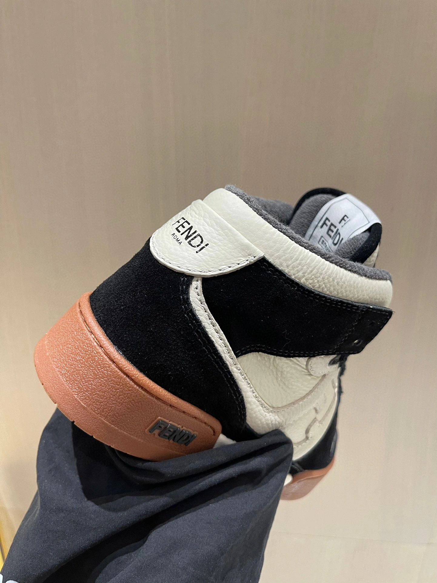 COCO--- 8E8358AHH2F1FZB item:B-X03L1933
