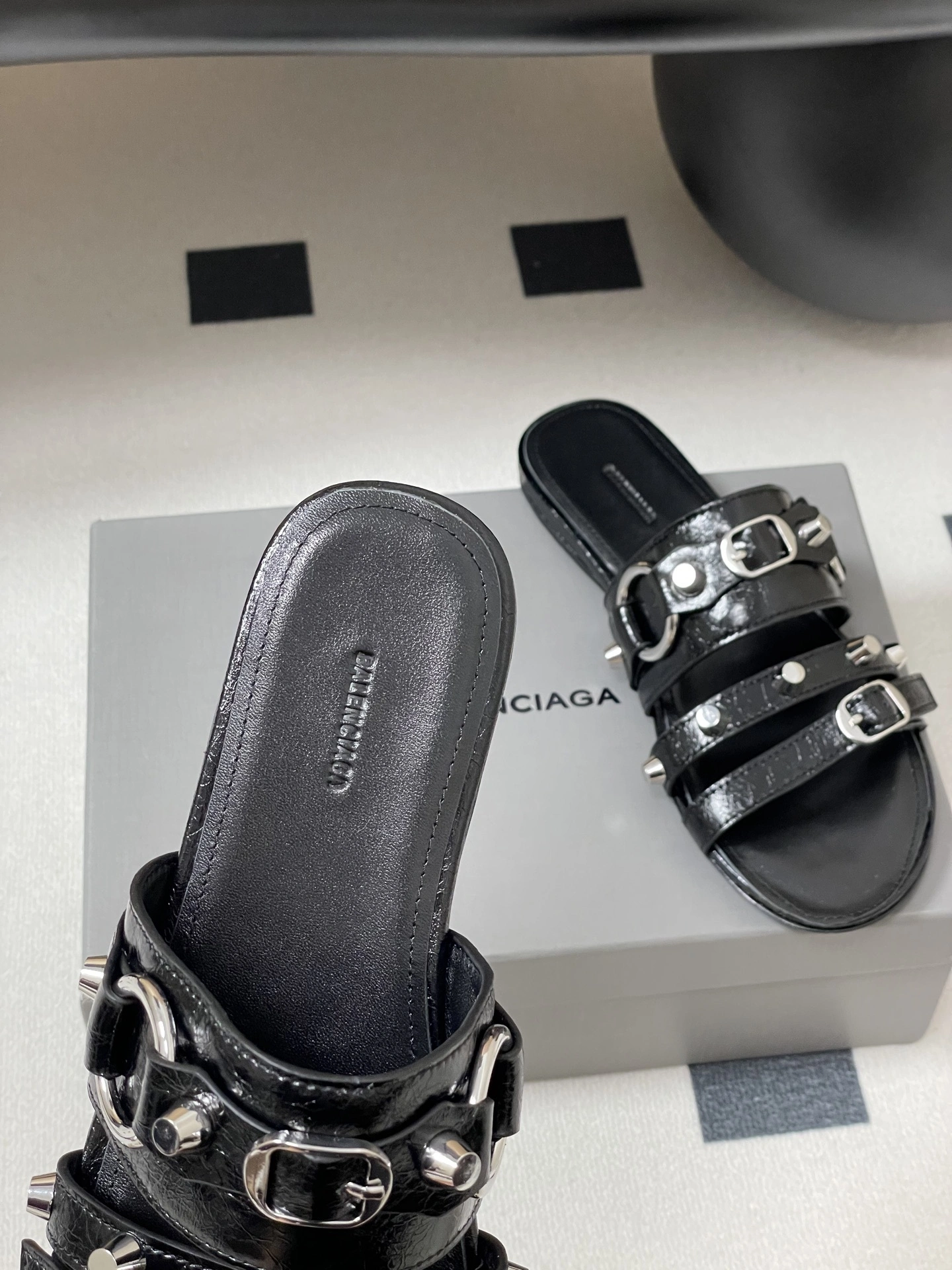 COCO-- 218593i161 834692WAD4Y1080 Calfskin sheepskin waxed skin item:E-X313D4023