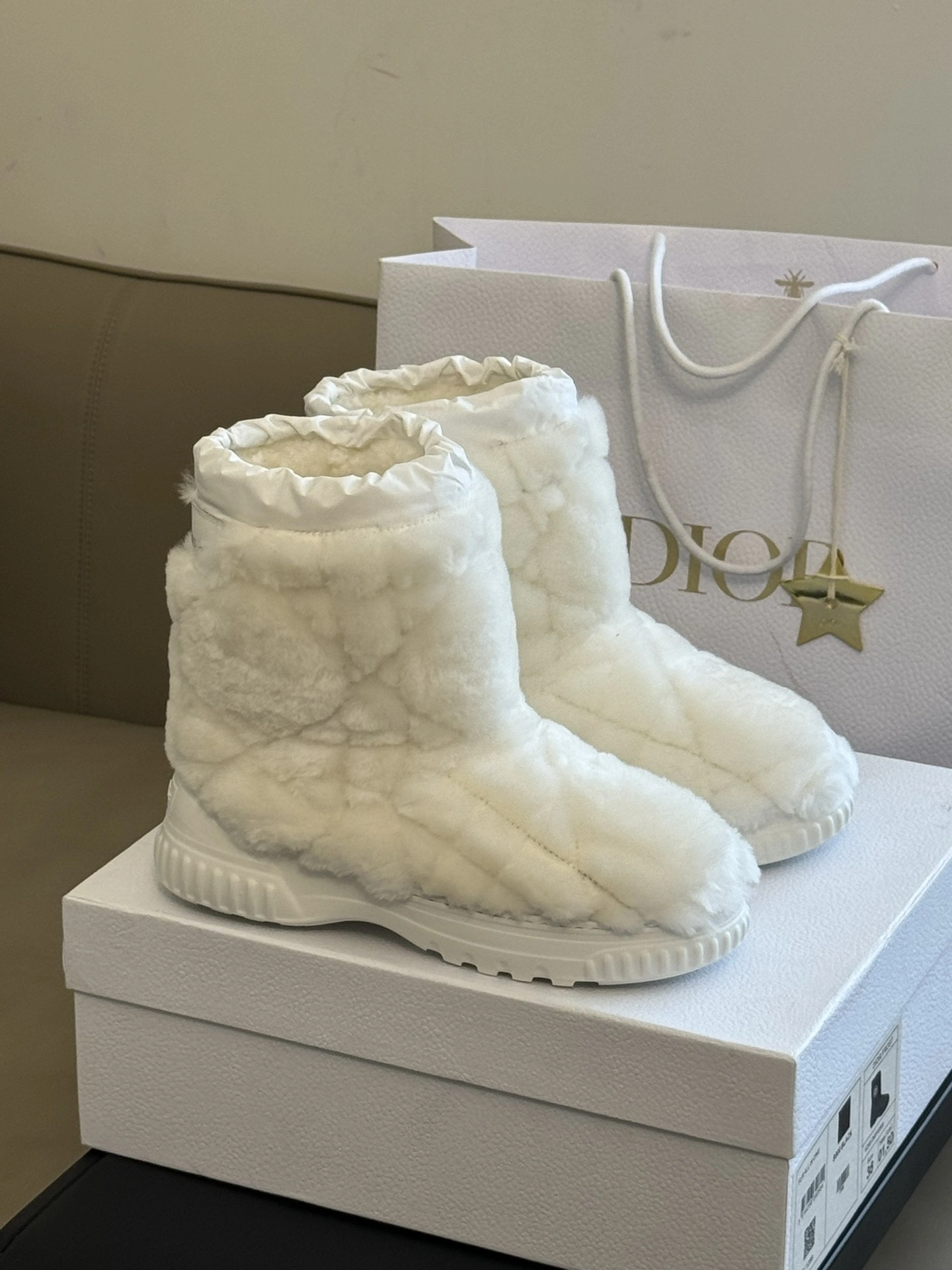 COCO-- 4ior KCI992SKK_S03W wool item:E-X187A1001