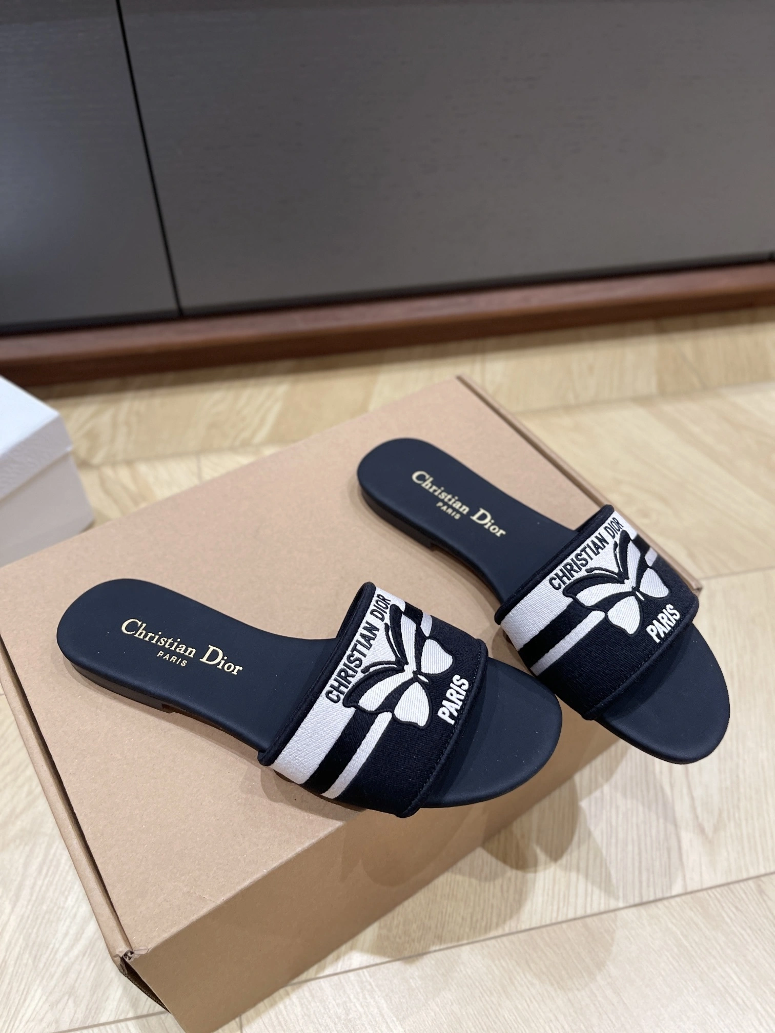 COCO-- 4ior KCQ166GBE_S17X embroidery item:E-XW03F0609