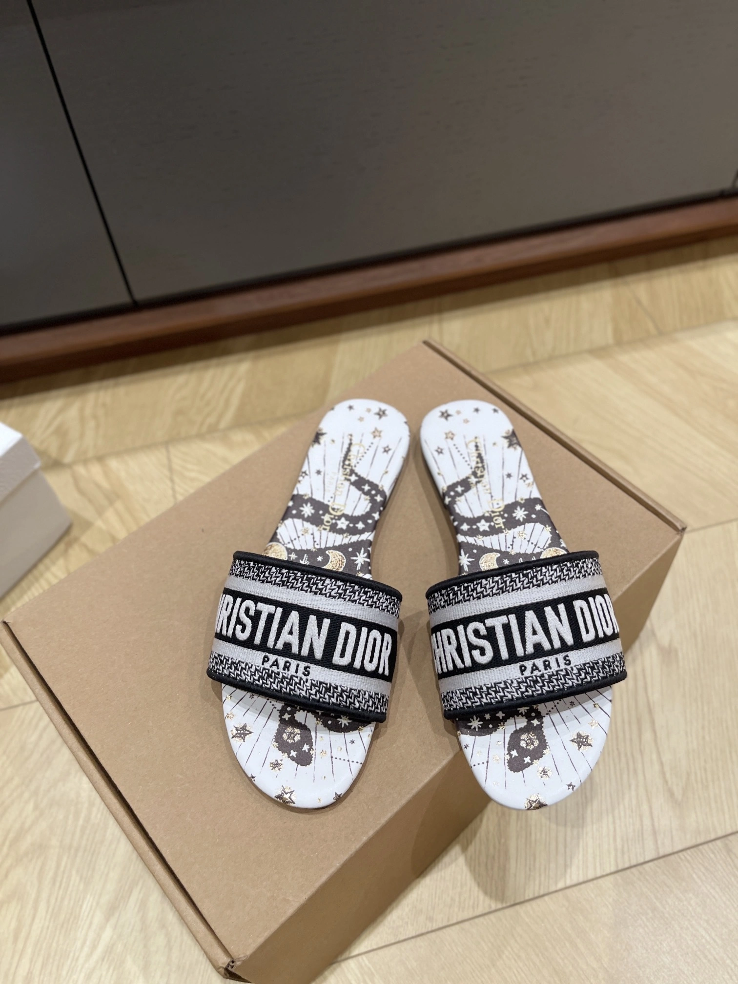 COCO-- 4ior KCQ209CNY_S09X embroidery item:E-XW03F0611