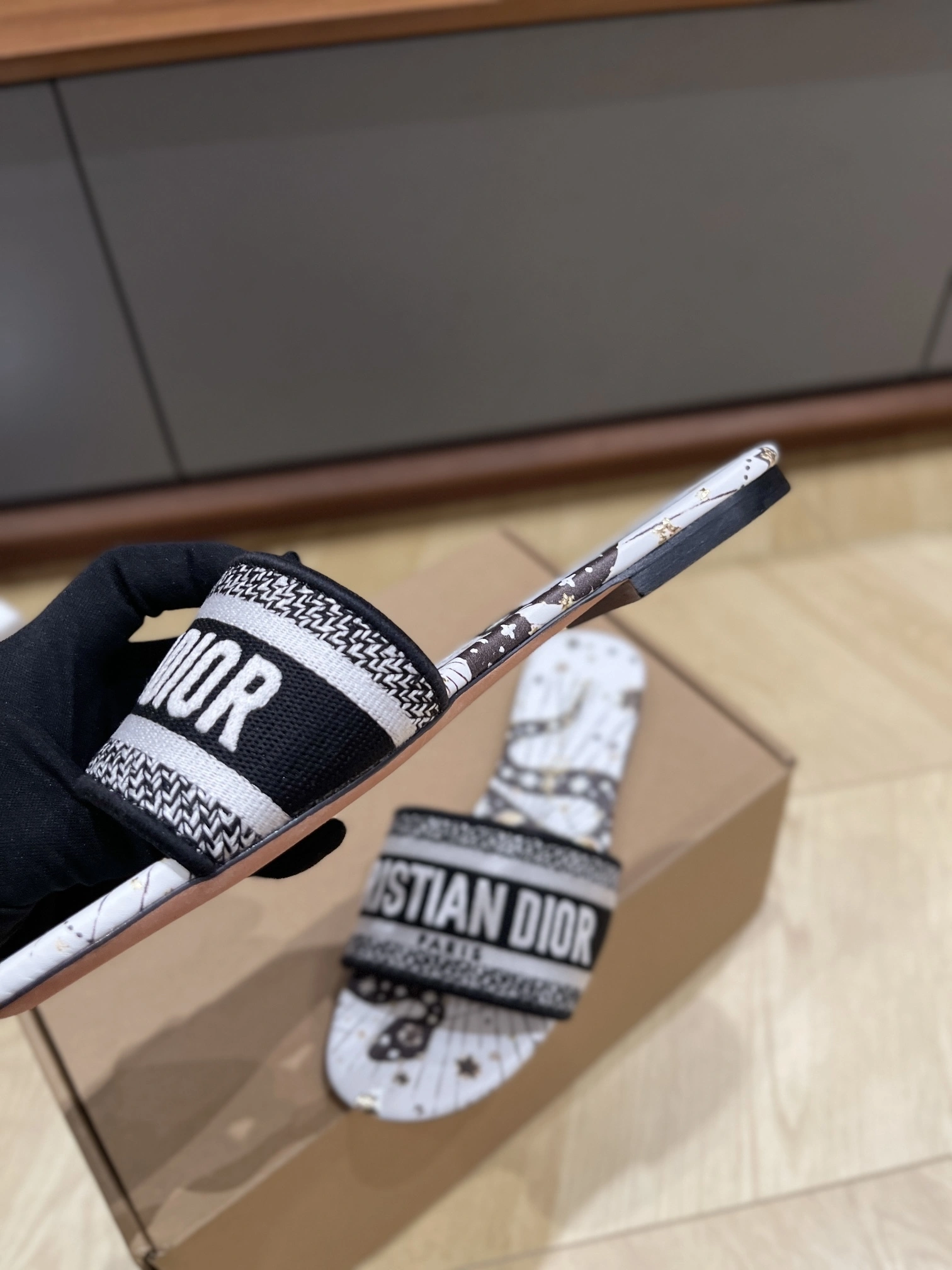 COCO-- 4ior KCQ209CNY_S09X embroidery item:E-XW03F0611