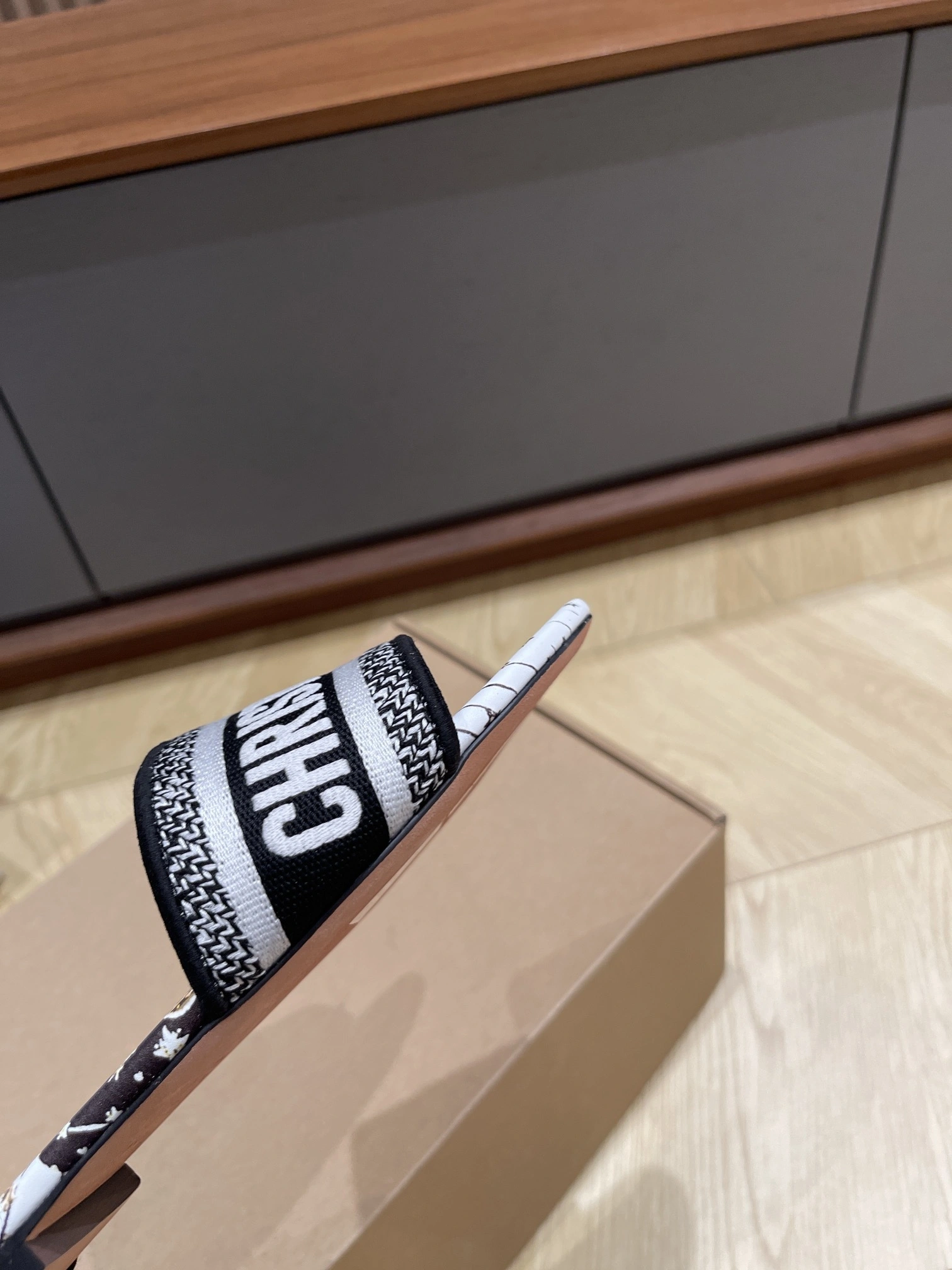 COCO-- 4ior KCQ209CNY_S09X embroidery item:E-XW03F0611