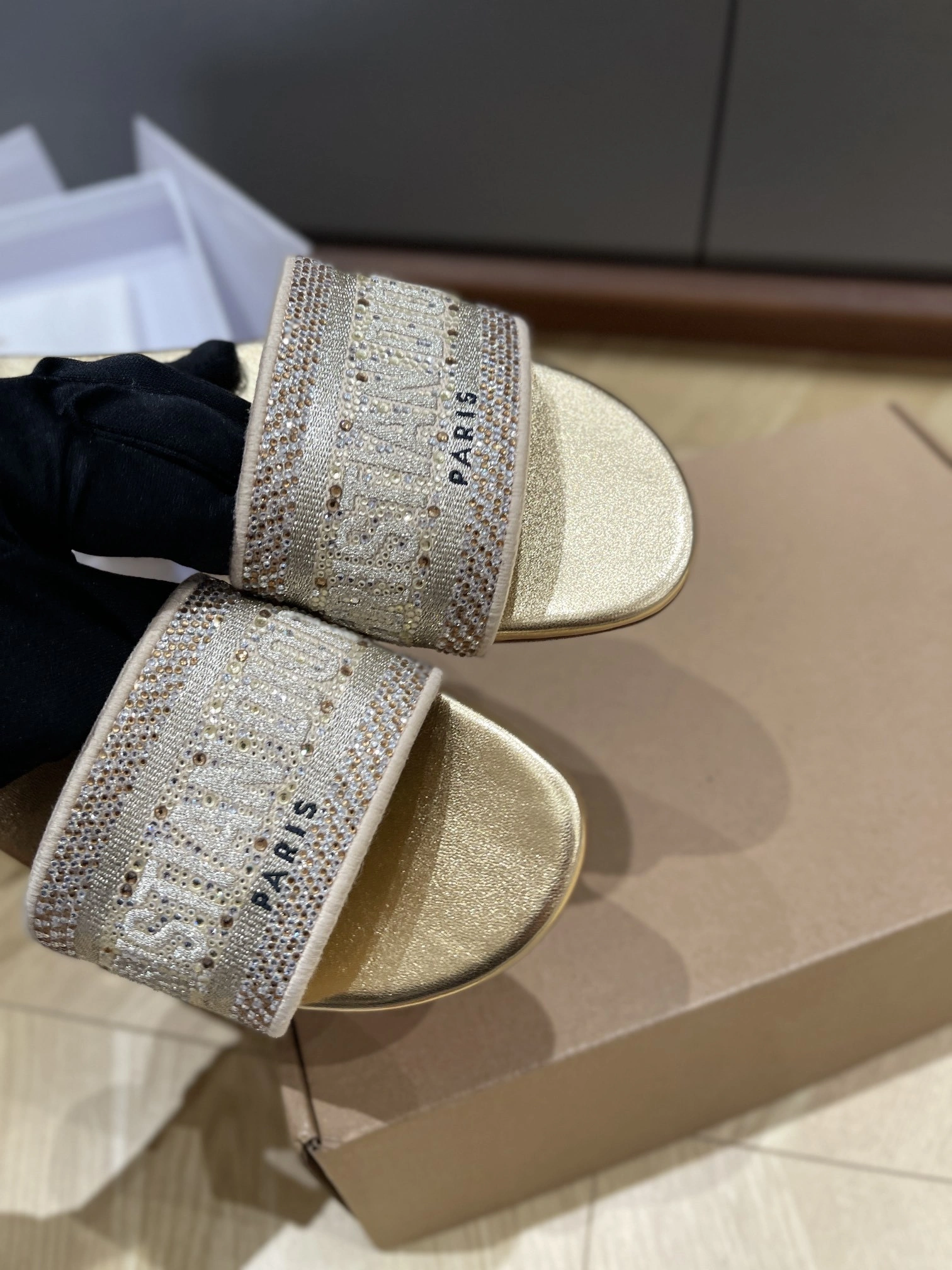 COCO-- 4ior KCQ209LCS_S62K embroidery item:E-XW03F0618