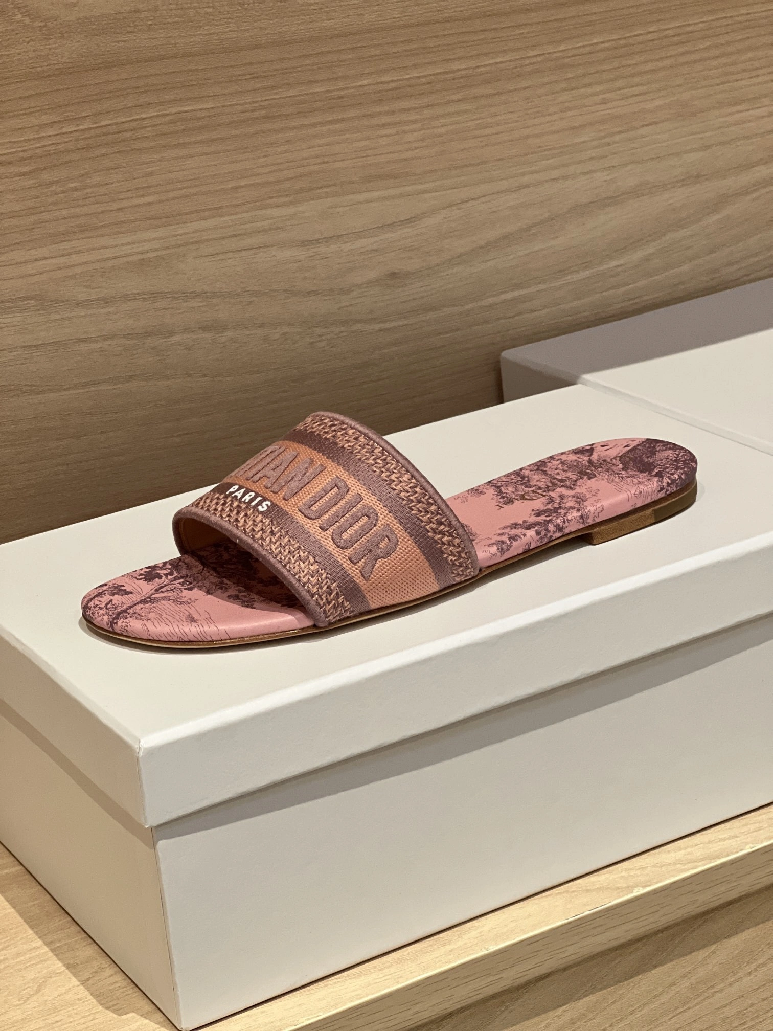 COCO-- 4ior KCQ209TJE_S62P cowhide sheepskin embroidery item:E-X230F2619