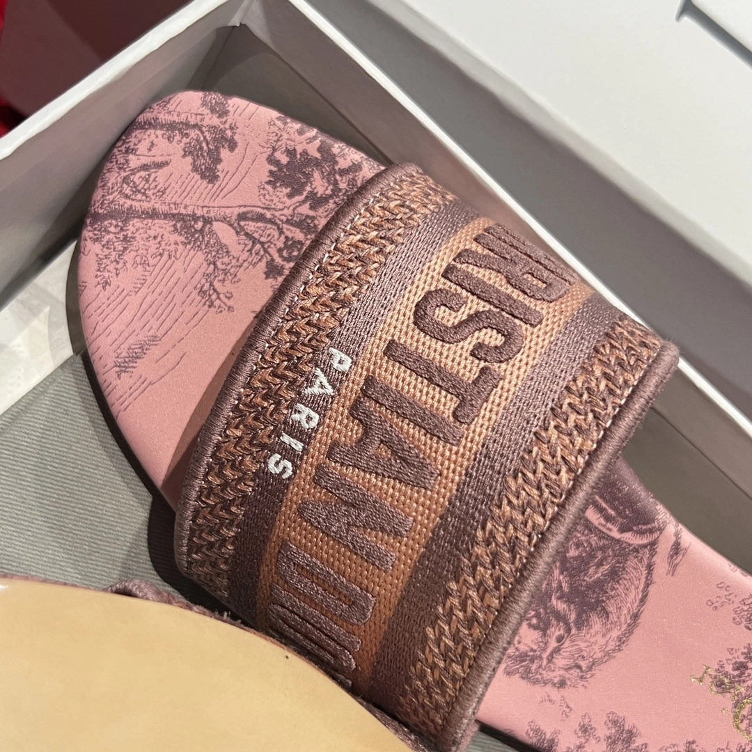 COCO-- 4ior KCQ209TJE_S62P cowhide sheepskin embroidery item:E-X230F2619