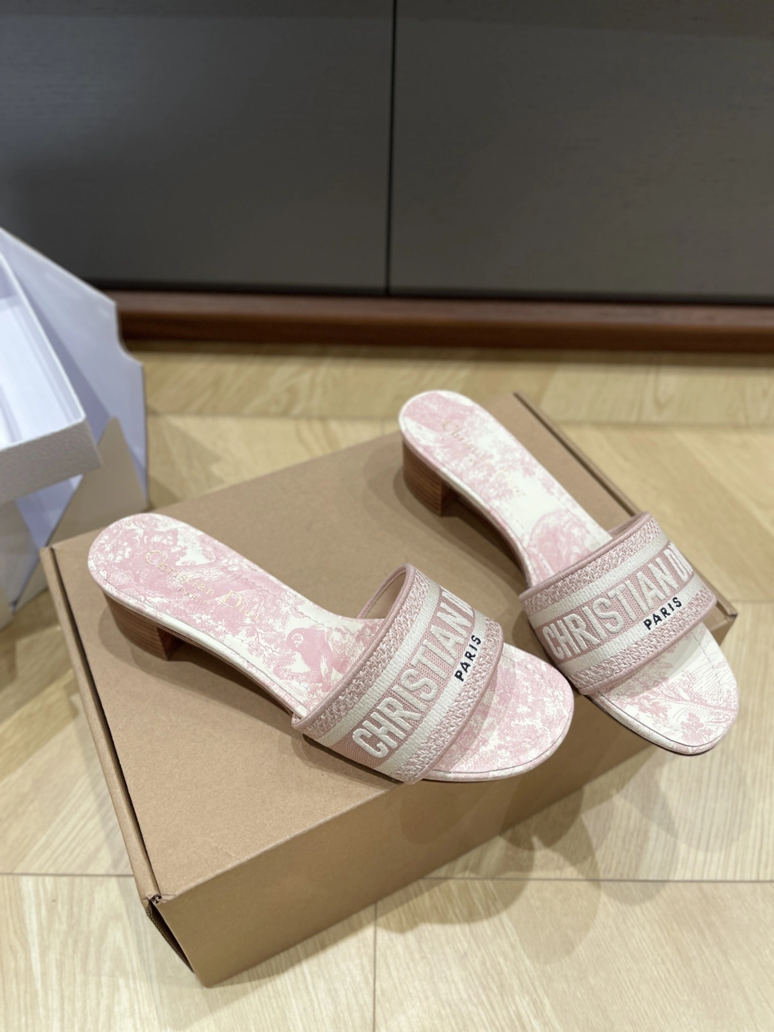 COCO-- 4ior KCQ244TJE_S46P embroidery item:E-XW03F0616