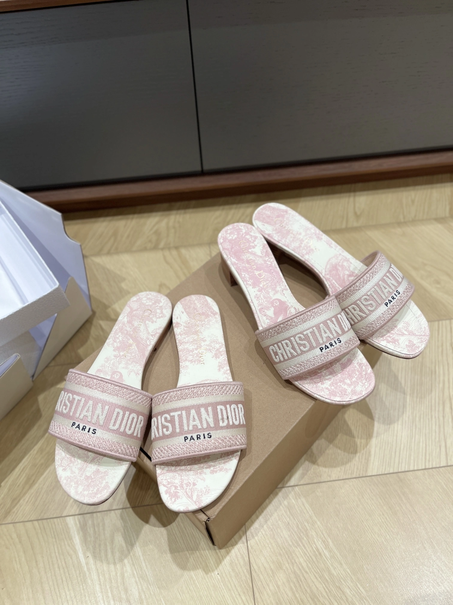 COCO-- 4ior KCQ244TJE_S46P embroidery item:E-XW03F0616