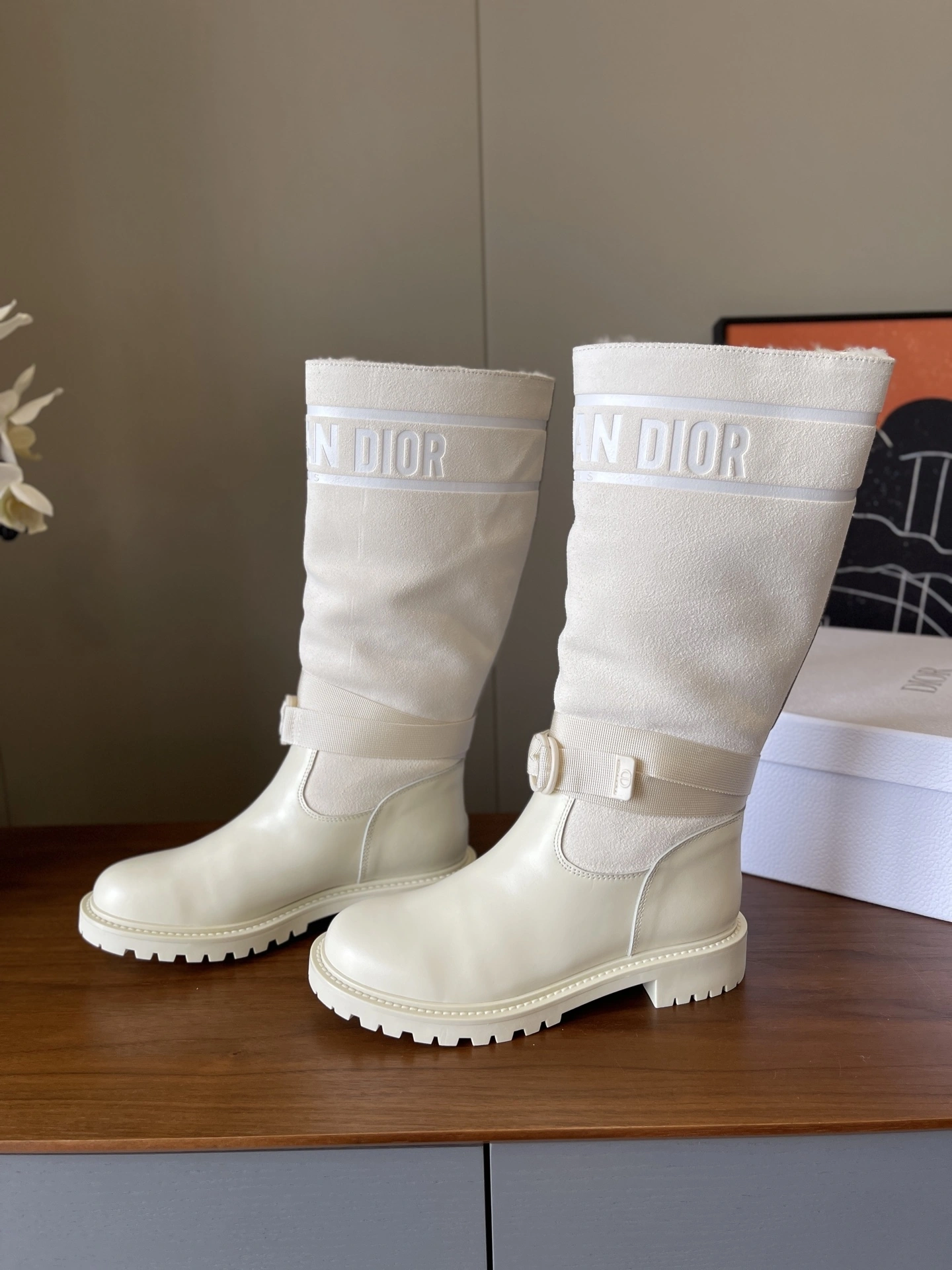 COCO-- 4ior KDI741CBO_S03W Calfskin wool sheepskin item:E-X003J2930T