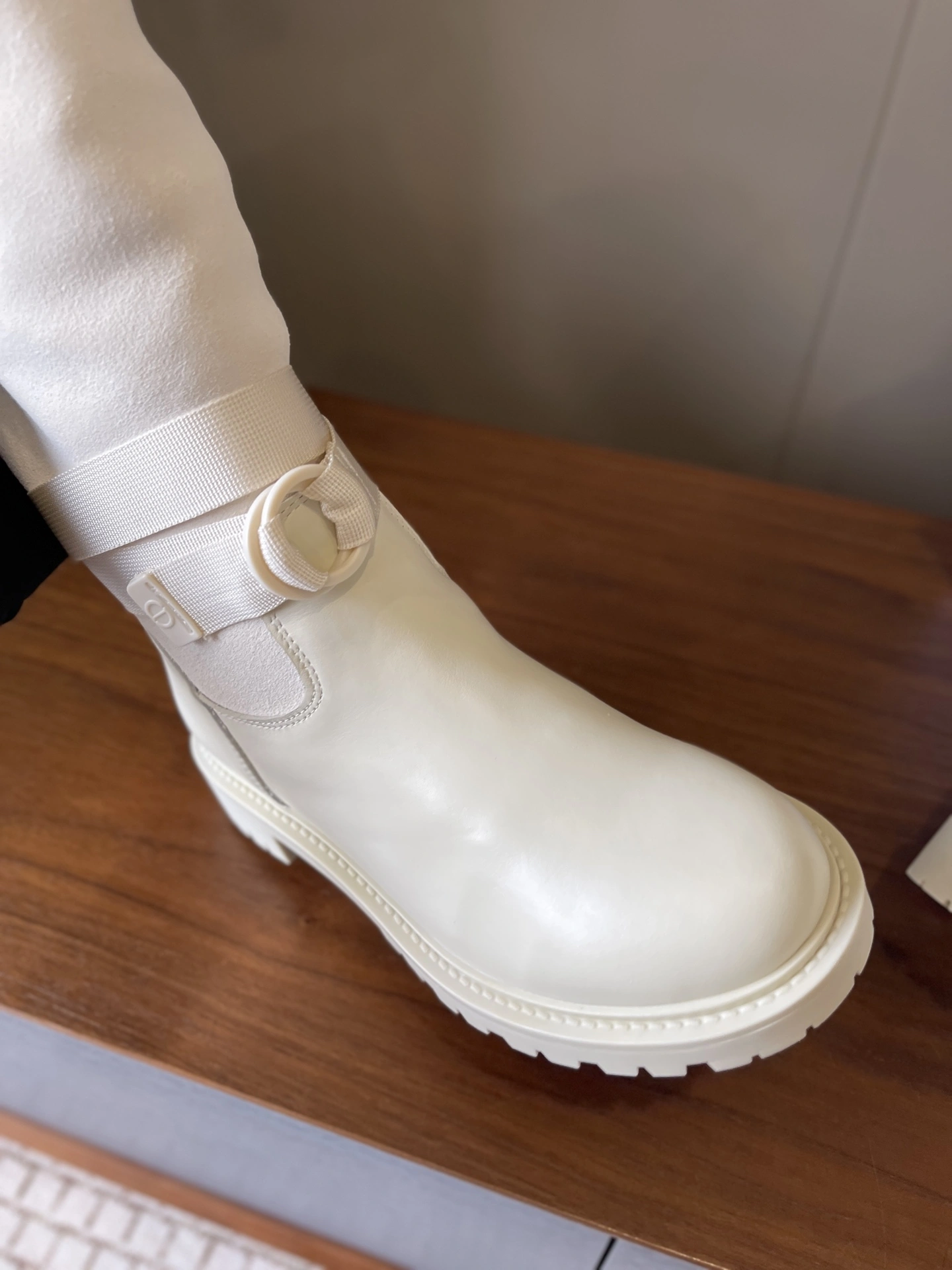 COCO-- 4ior KDI741CBO_S03W Calfskin wool sheepskin item:E-X003J2930T