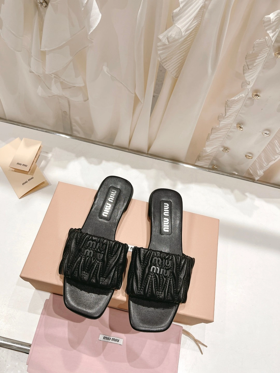 COCO-- 5XX605_LM5_F0002_F_0103 sheepskin item:D-X158D1001