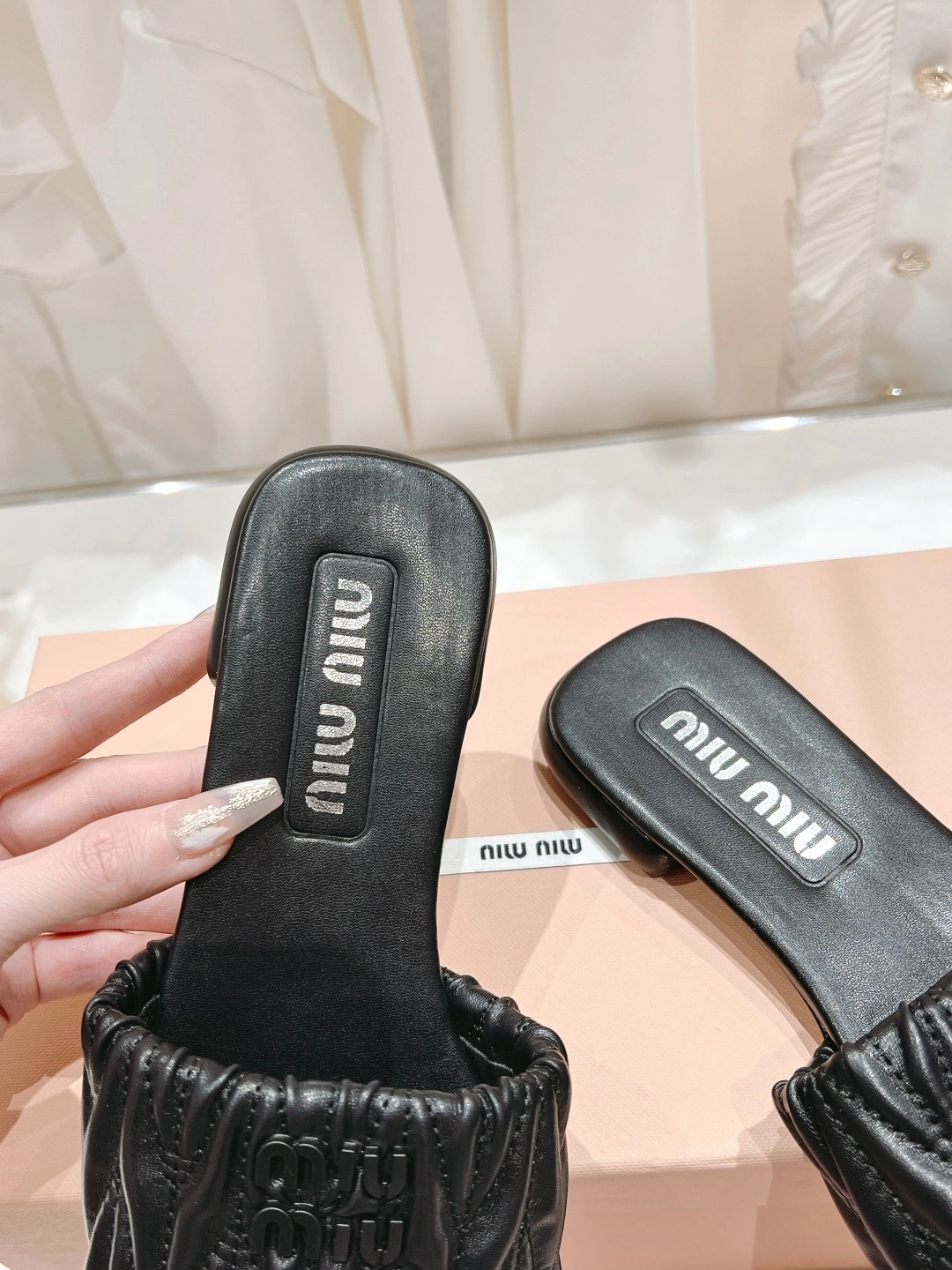 COCO-- 5XX605_LM5_F0002_F_0103 sheepskin item:D-X158D1001