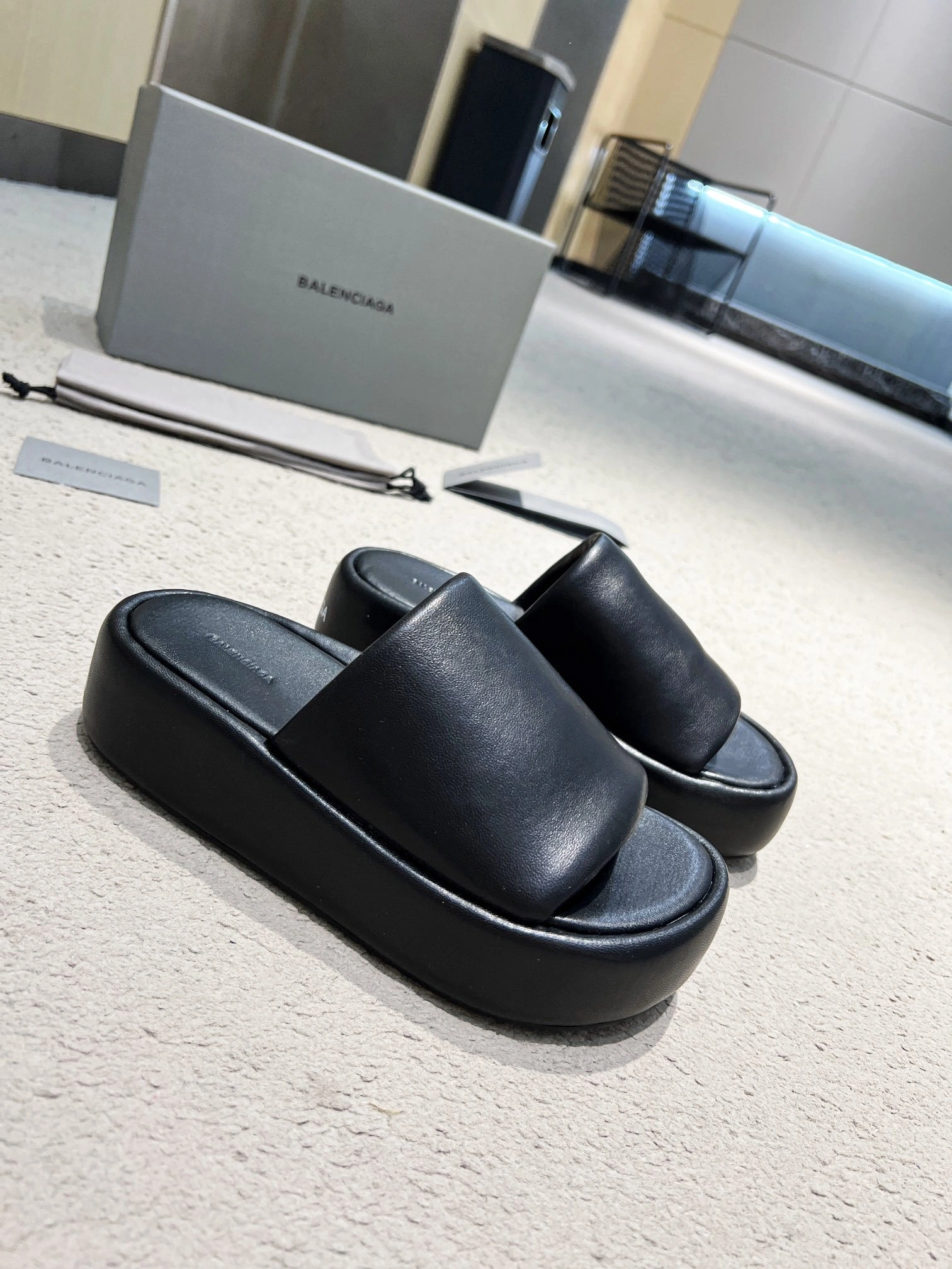 COCO-- 656960WA2M31090 MATERIAL PU+TPU 5cm Heel height item:C-X198C1512