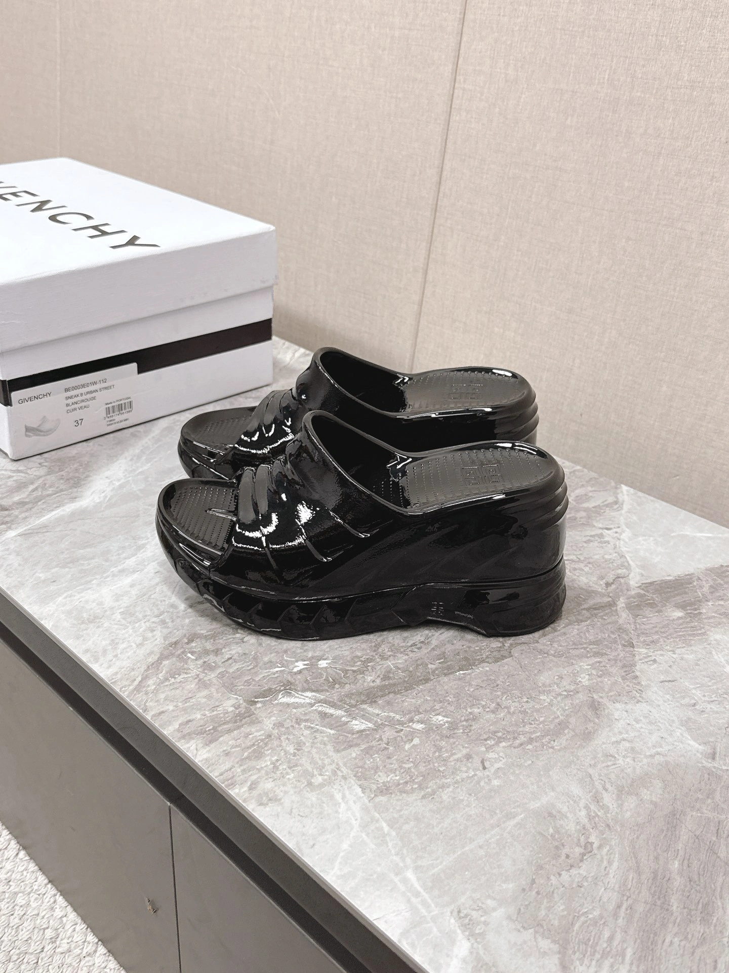 COCO-- 6iv593hy BE305BE1F8-001 item:E-X062H0668