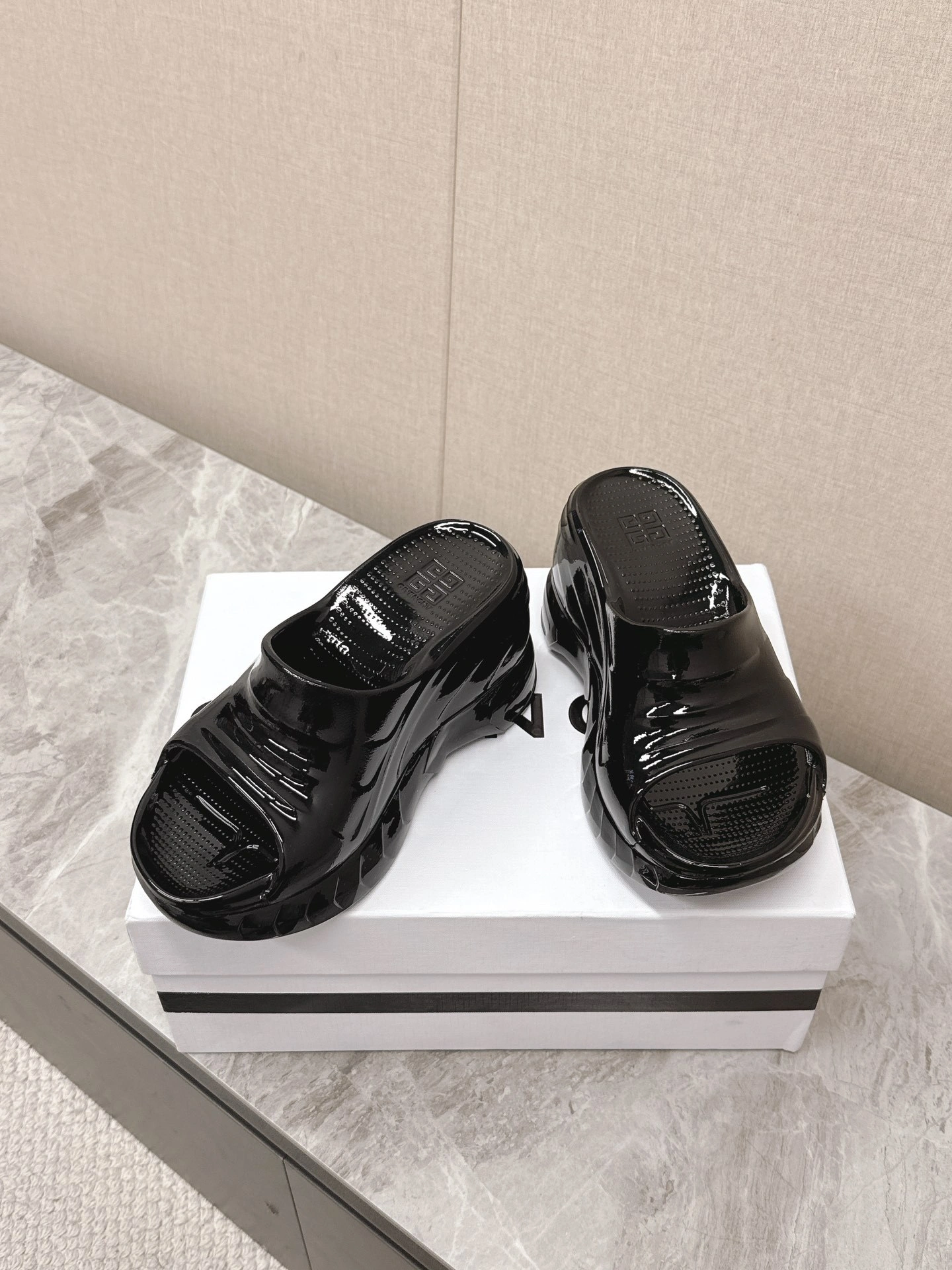COCO-- 6iv593hy BE305BE1F8-001 item:E-X062H0668