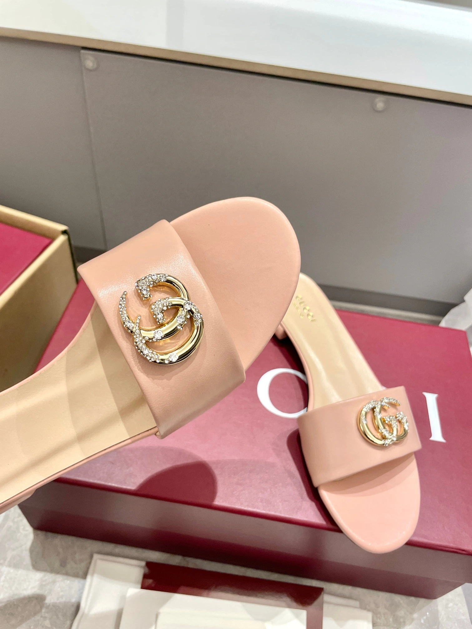 COCO-- 6u33i 816673 C9D00 6809 sheepskin Heel height：1CM item:E-X000D4142