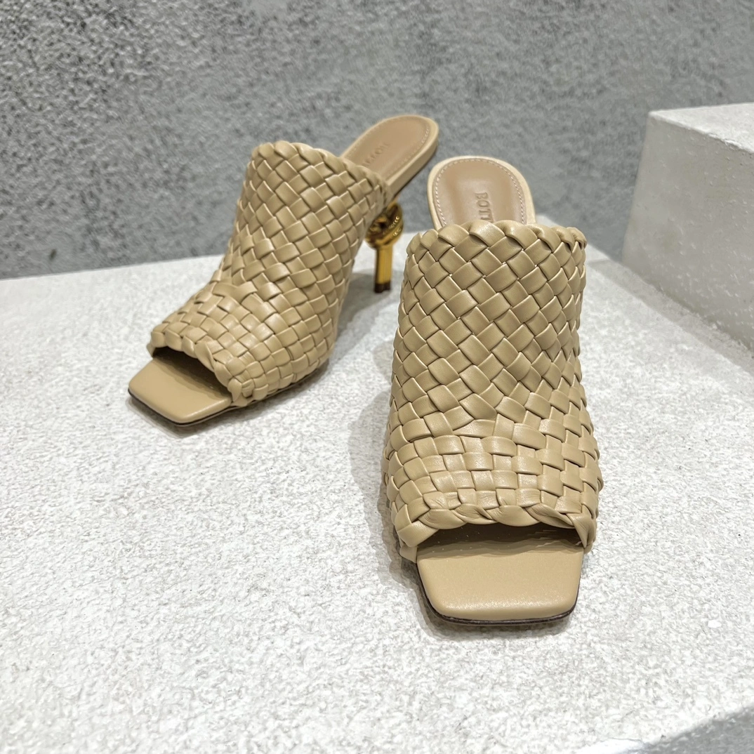 COCO-- 754143V2P502624 Heel height：9CM Calfskin item:D-X062M2830
