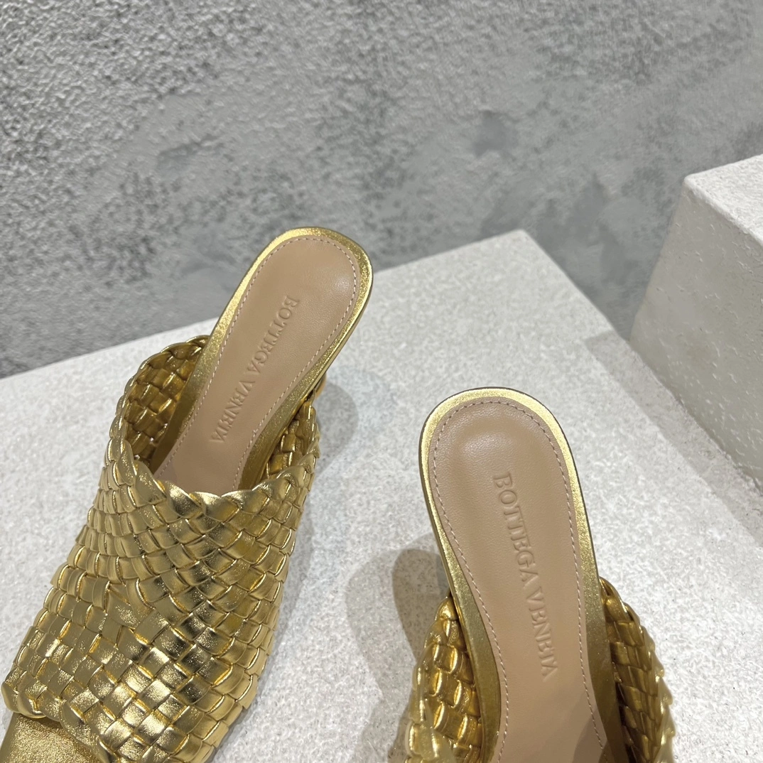 COCO-- 754143V3MJ08265 Heel height：9CM Calfskin item:D-X062M2831