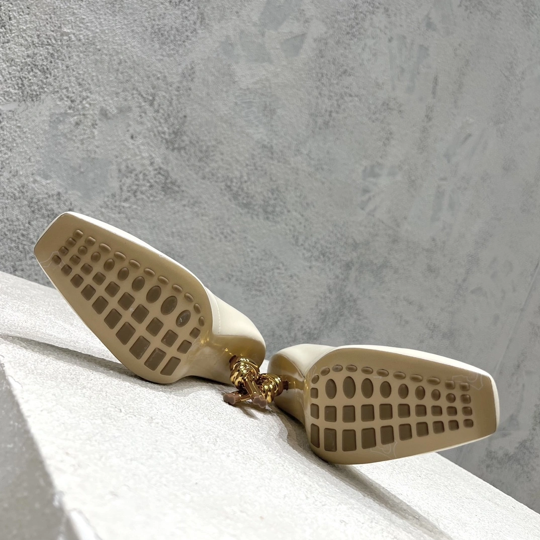 COCO-- 775474VBSF09031 Heel height：9CM Calfskin item:D-X062M2833