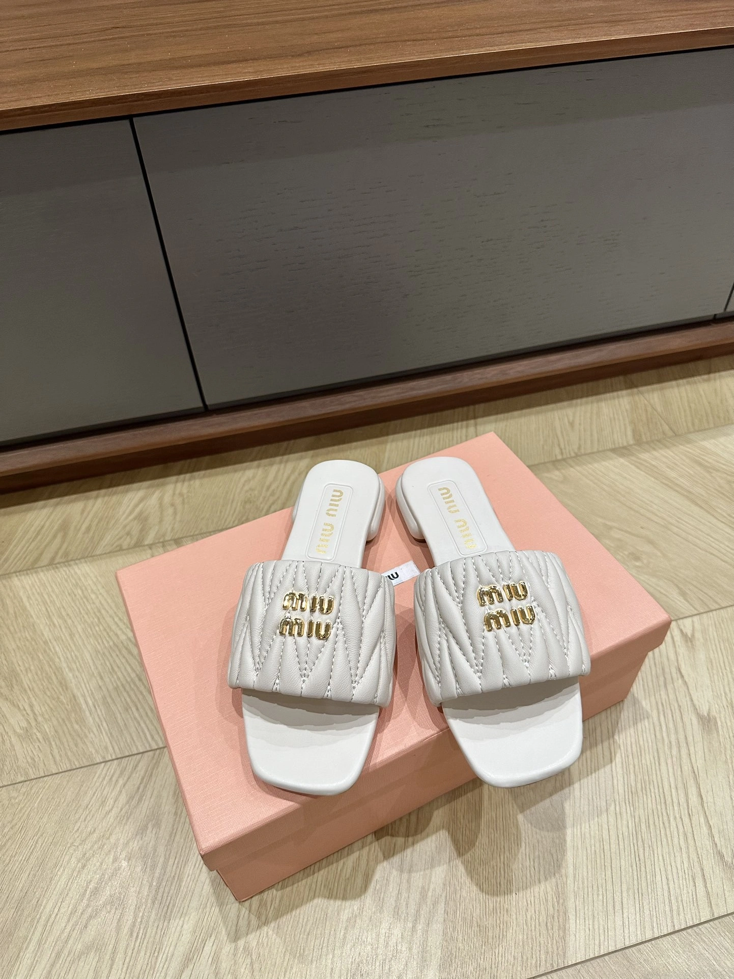 COCO-- 7iu7iu 5XX605_88T_F0009_F_010 sheepskin item:D-X03E2163