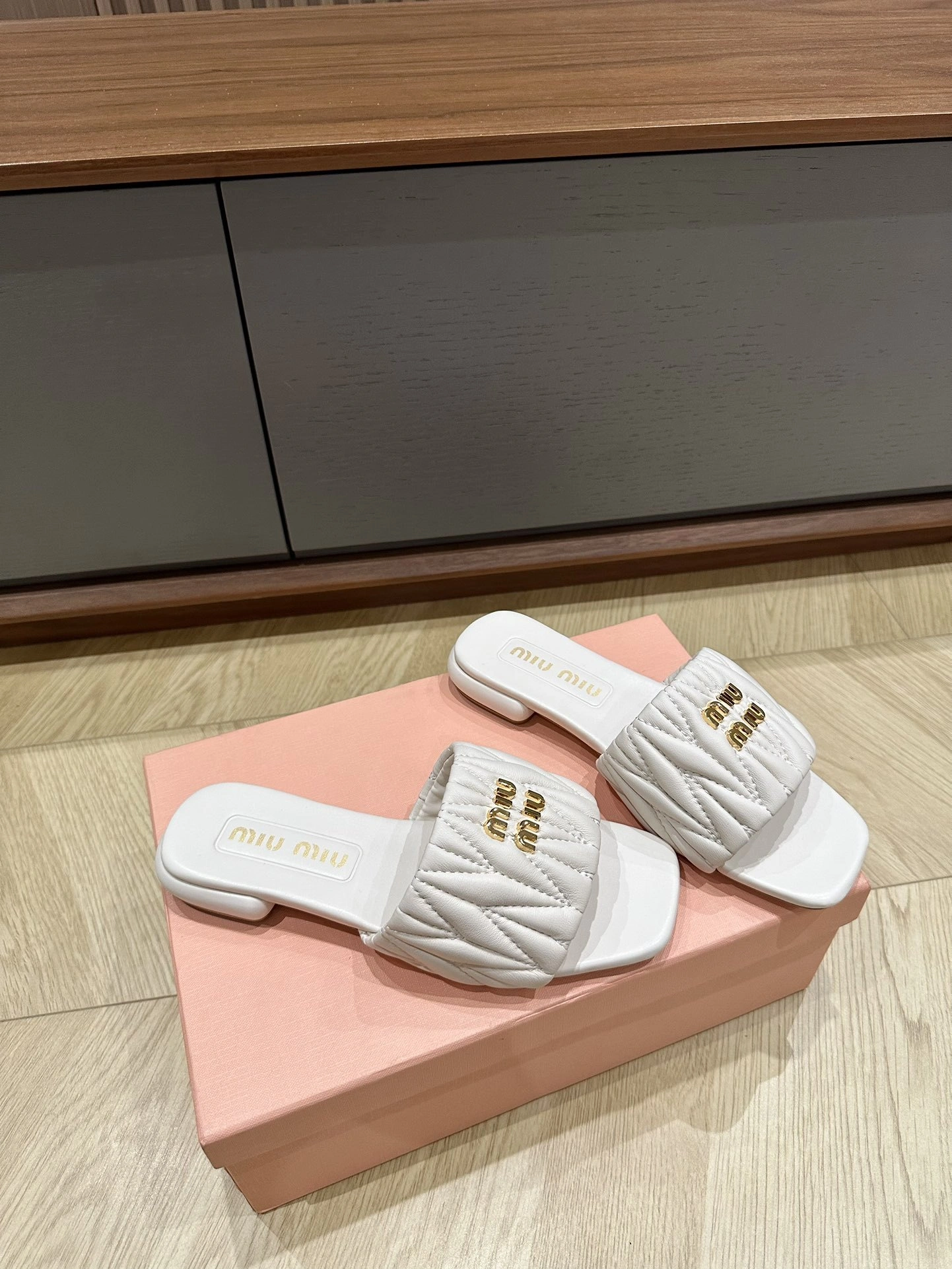 COCO-- 7iu7iu 5XX605_88T_F0009_F_010 sheepskin item:D-X03E2163