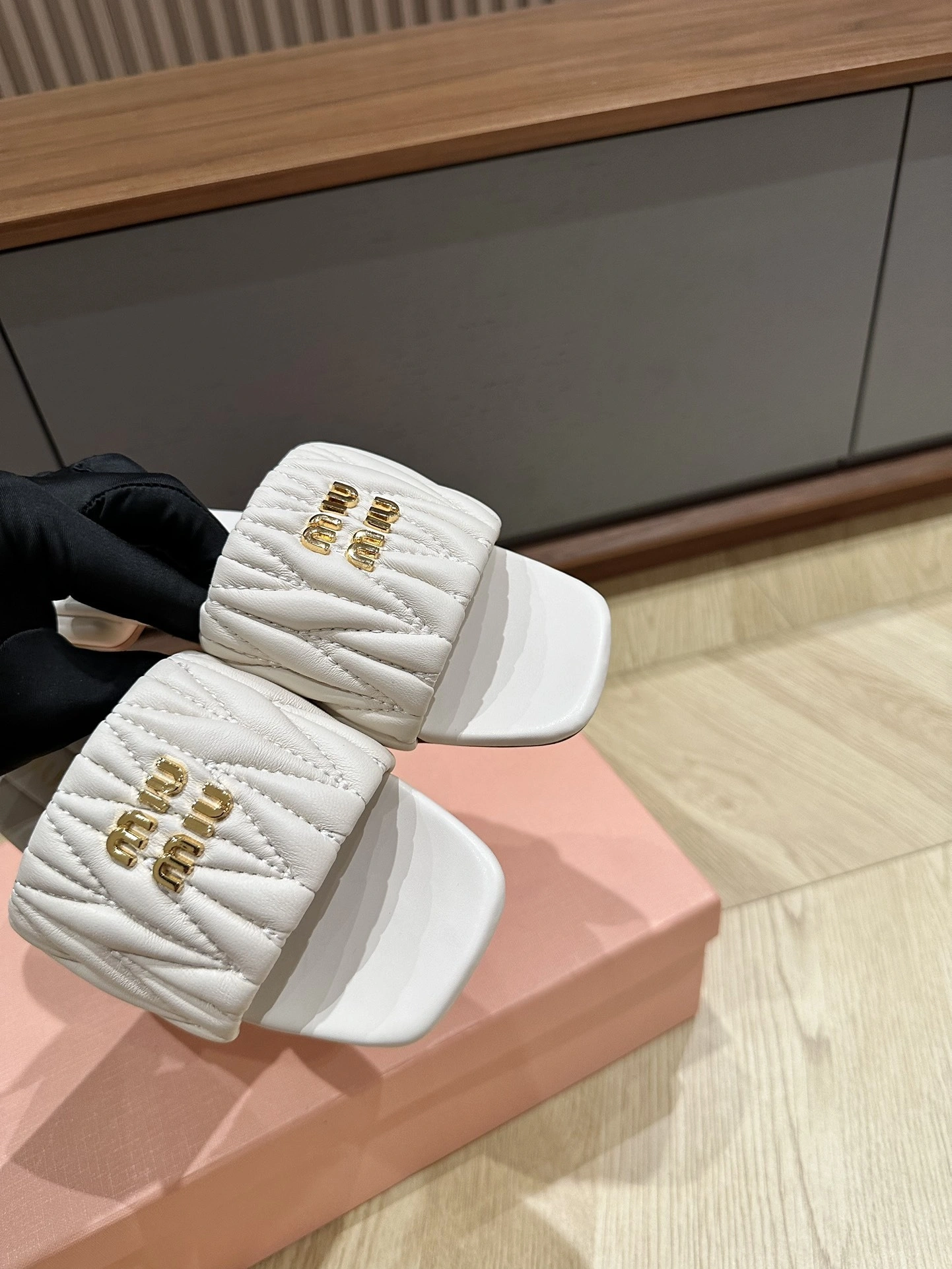 COCO-- 7iu7iu 5XX605_88T_F0009_F_010 sheepskin item:D-X03E2163