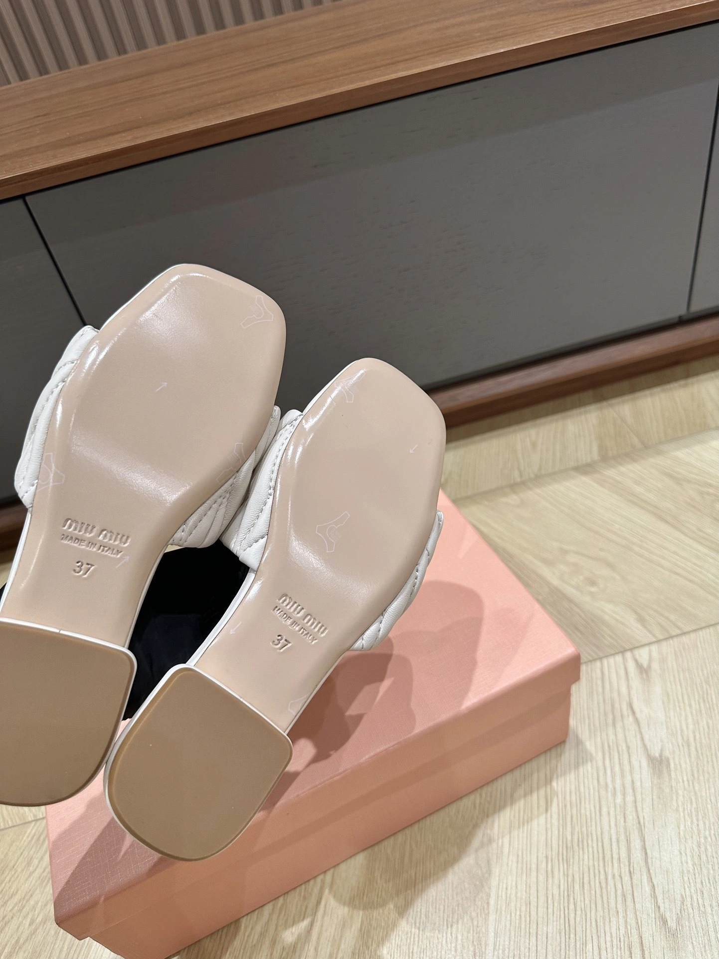 COCO-- 7iu7iu 5XX605_88T_F0009_F_010 sheepskin item:D-X03E2163