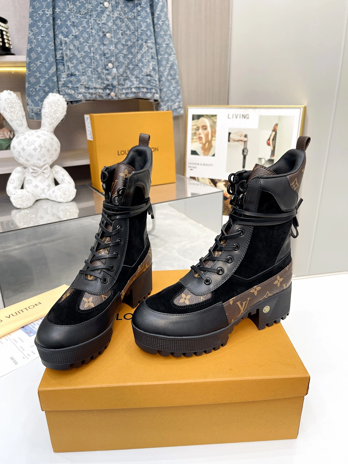 &COCO-- 8V 1A4XY1 cowhide item:D-X555L1903