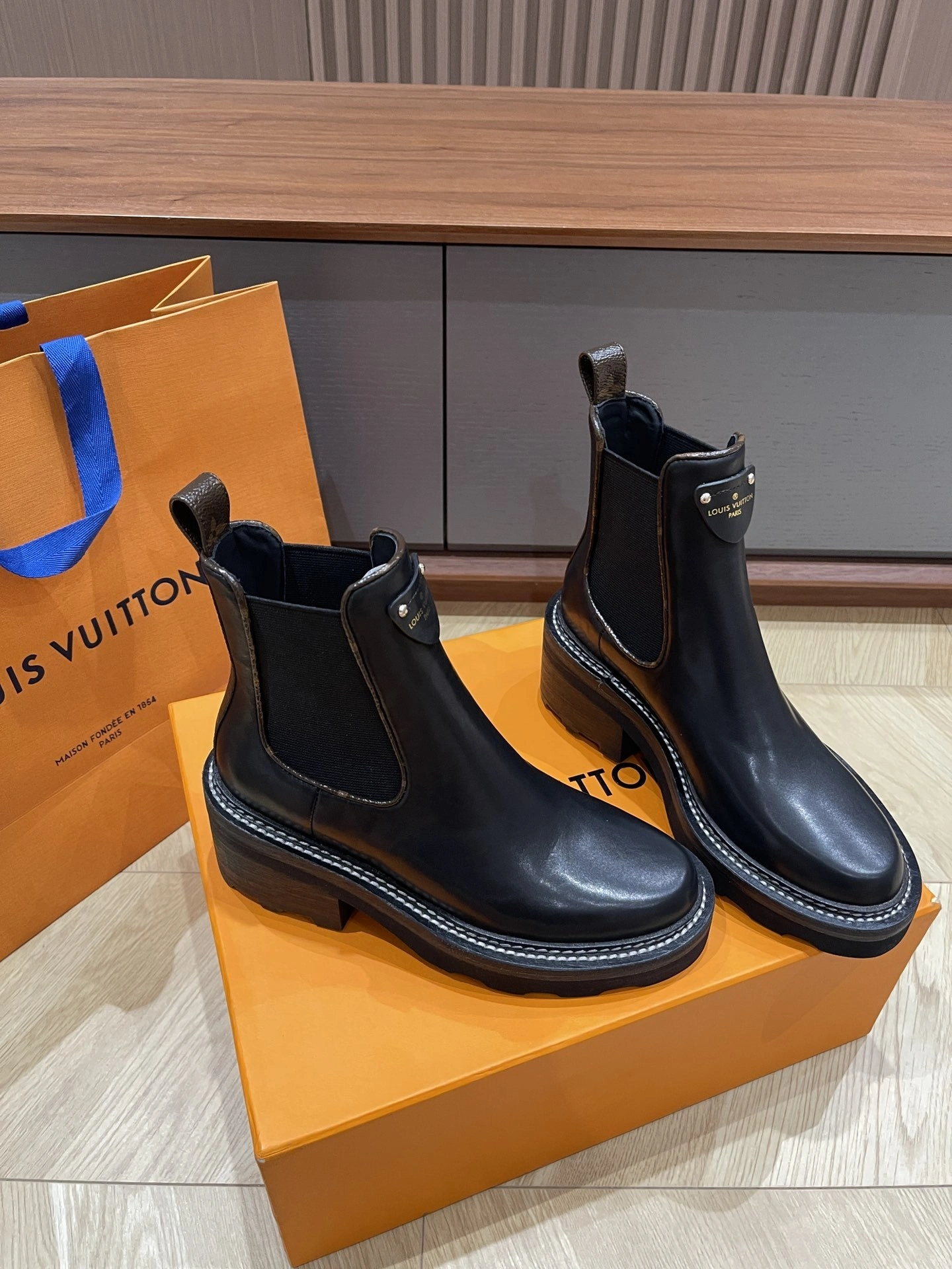 COCO-- 8V 1A8947 Heel height：5CM item:D-X230L2010