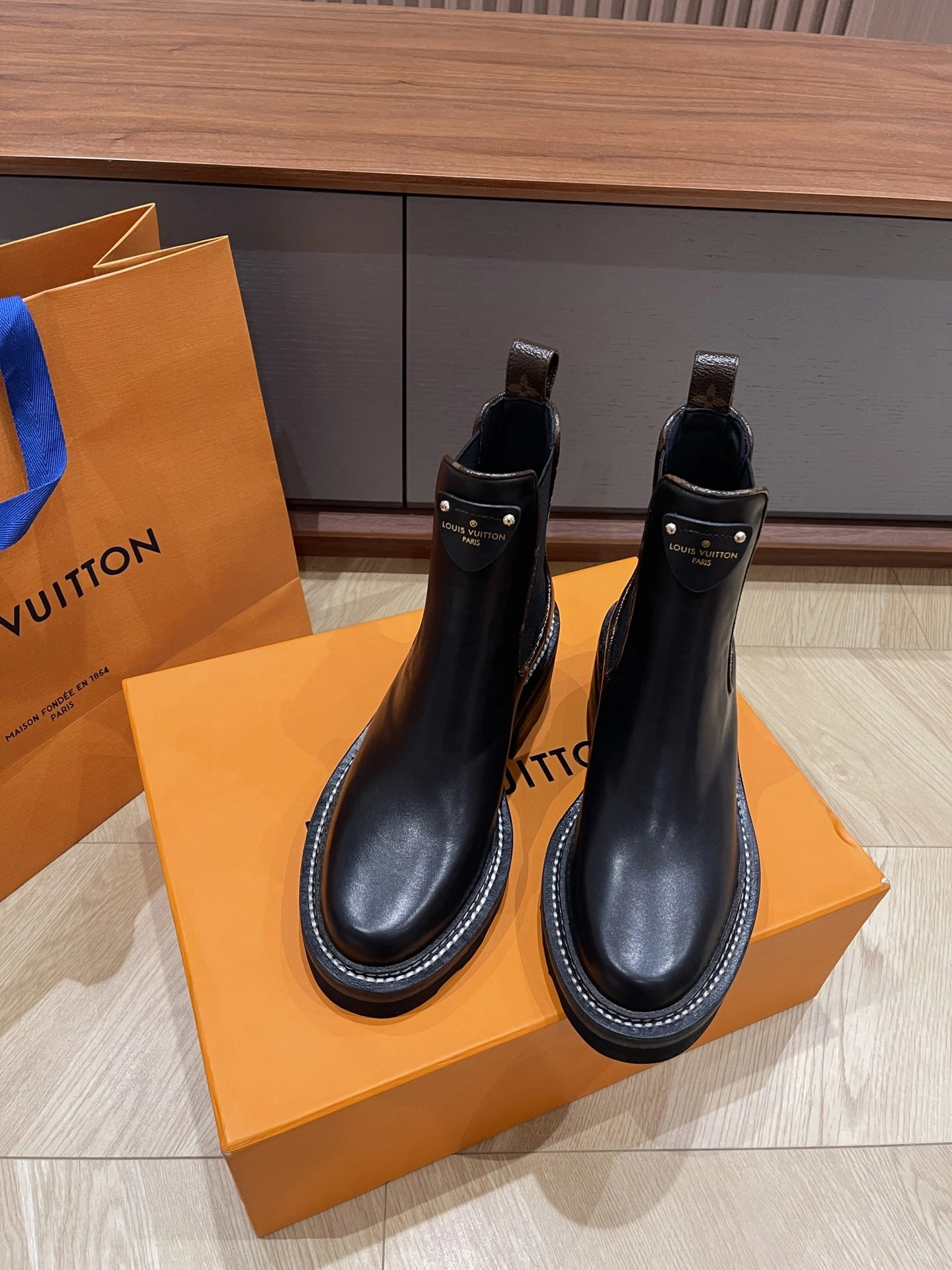 COCO-- 8V 1A8947 Heel height：5CM item:D-X230L2010