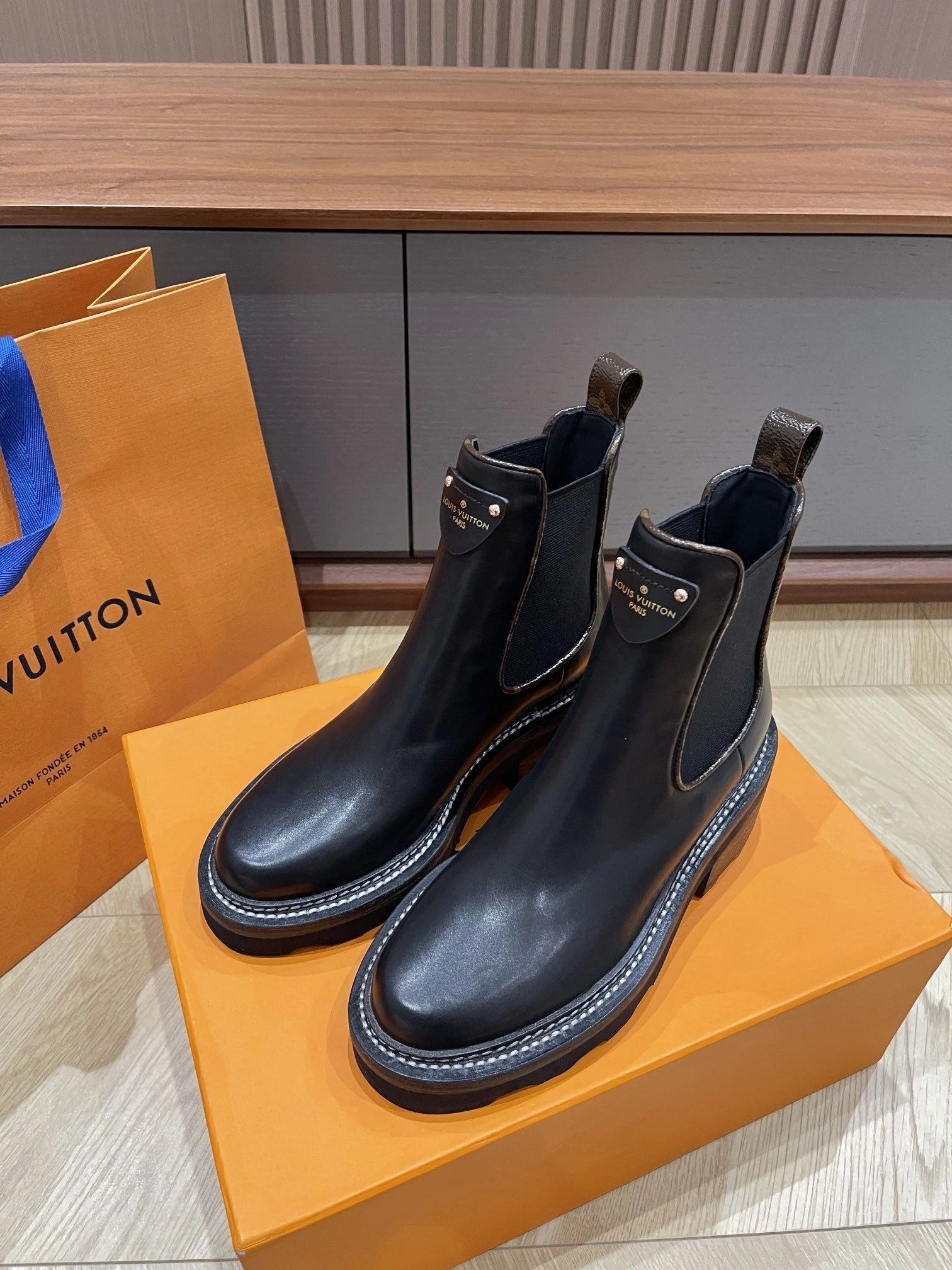 COCO-- 8V 1A8947 Heel height：5CM item:D-X230L2010