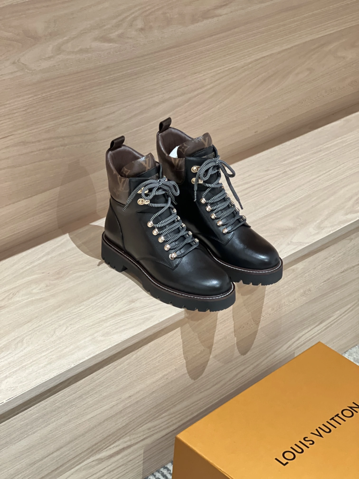 COCO-- 8V 1A958P 1V Territory Calfskin Thick soles：4CM item:D-X230L2022