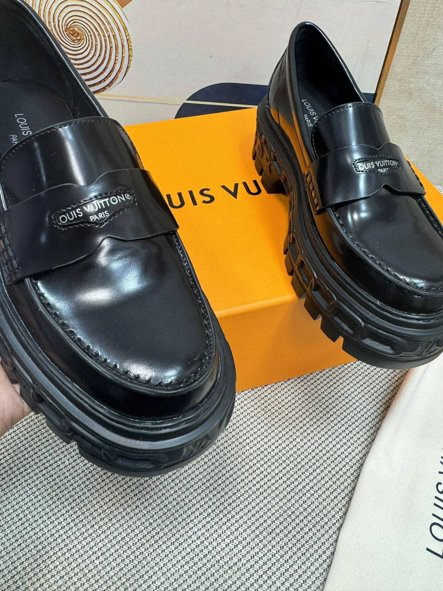 COCO-- 8V 1AC9I9 cowhide item:D-X555L1914
