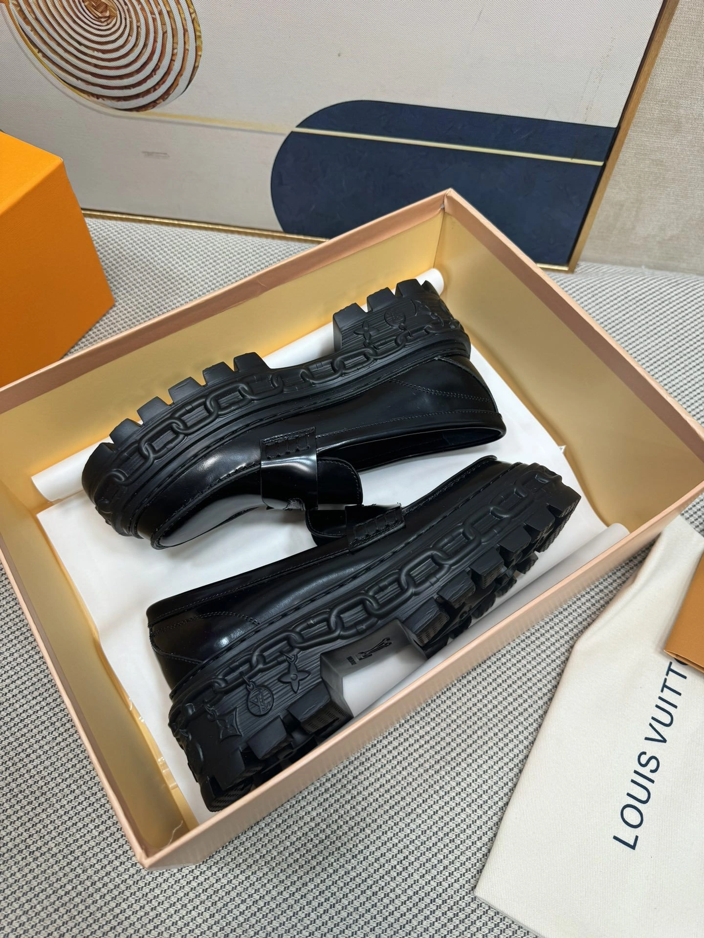 COCO-- 8V 1AC9I9 cowhide item:D-X555L1914
