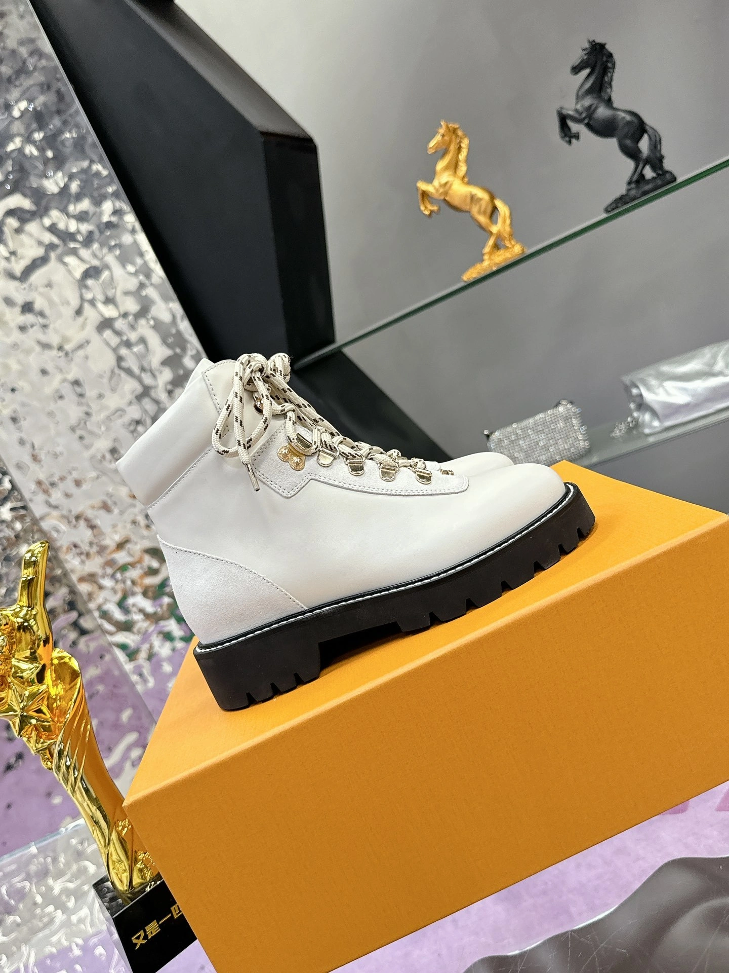 COCO-- 8V 1ACICN Territory cowhide item:D-X555L1906