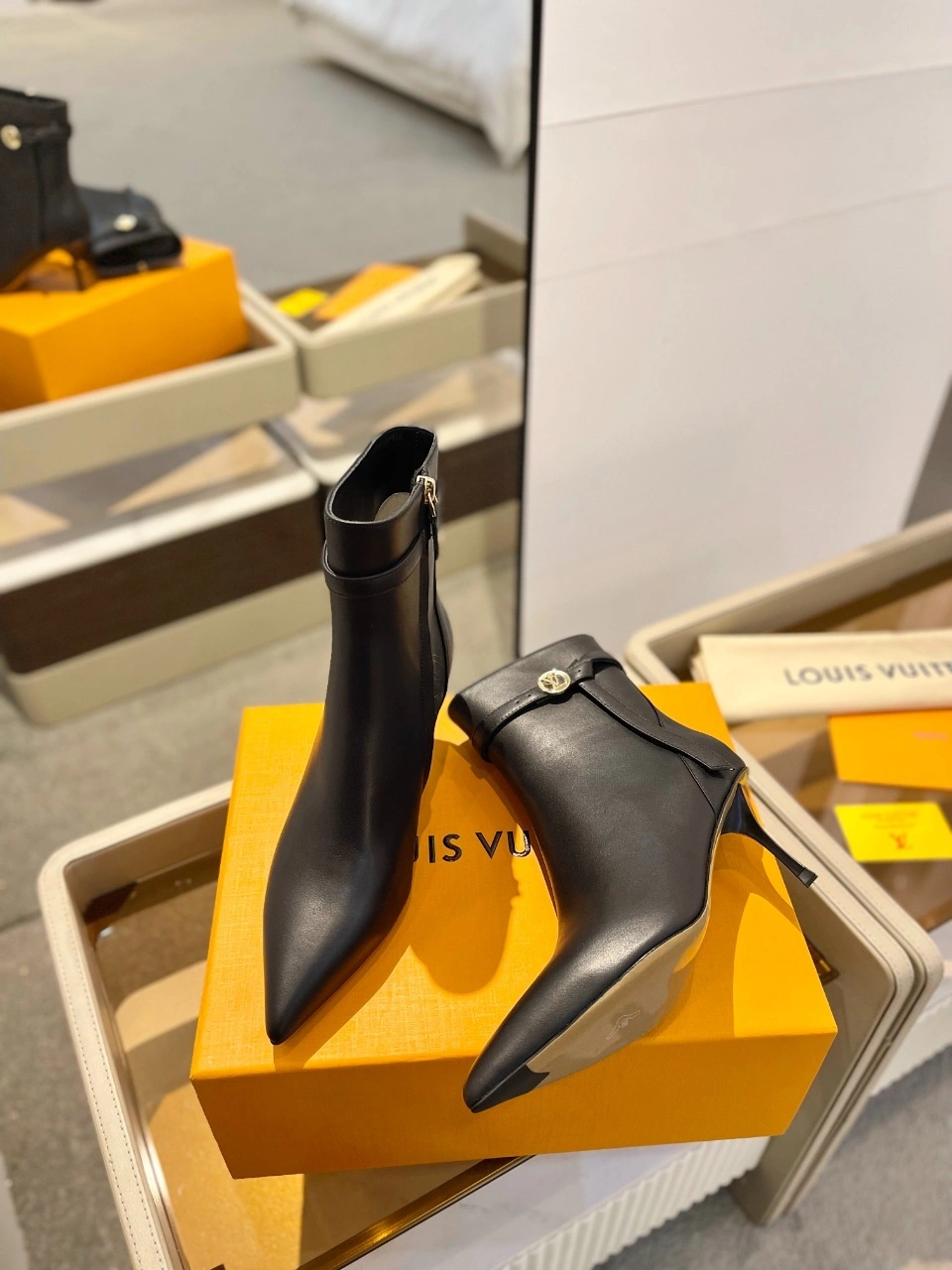 COCO-- 8V 1ACIS7 Heel height：7CM Calfskin goatskin item:D-X555L1916