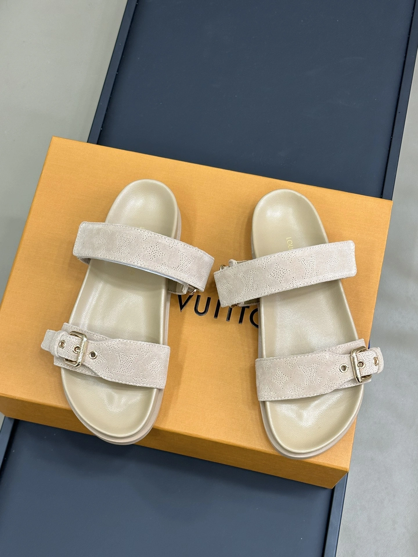 &COCO-- 8V 1ACKIR sheepskin item:D-X000I0399