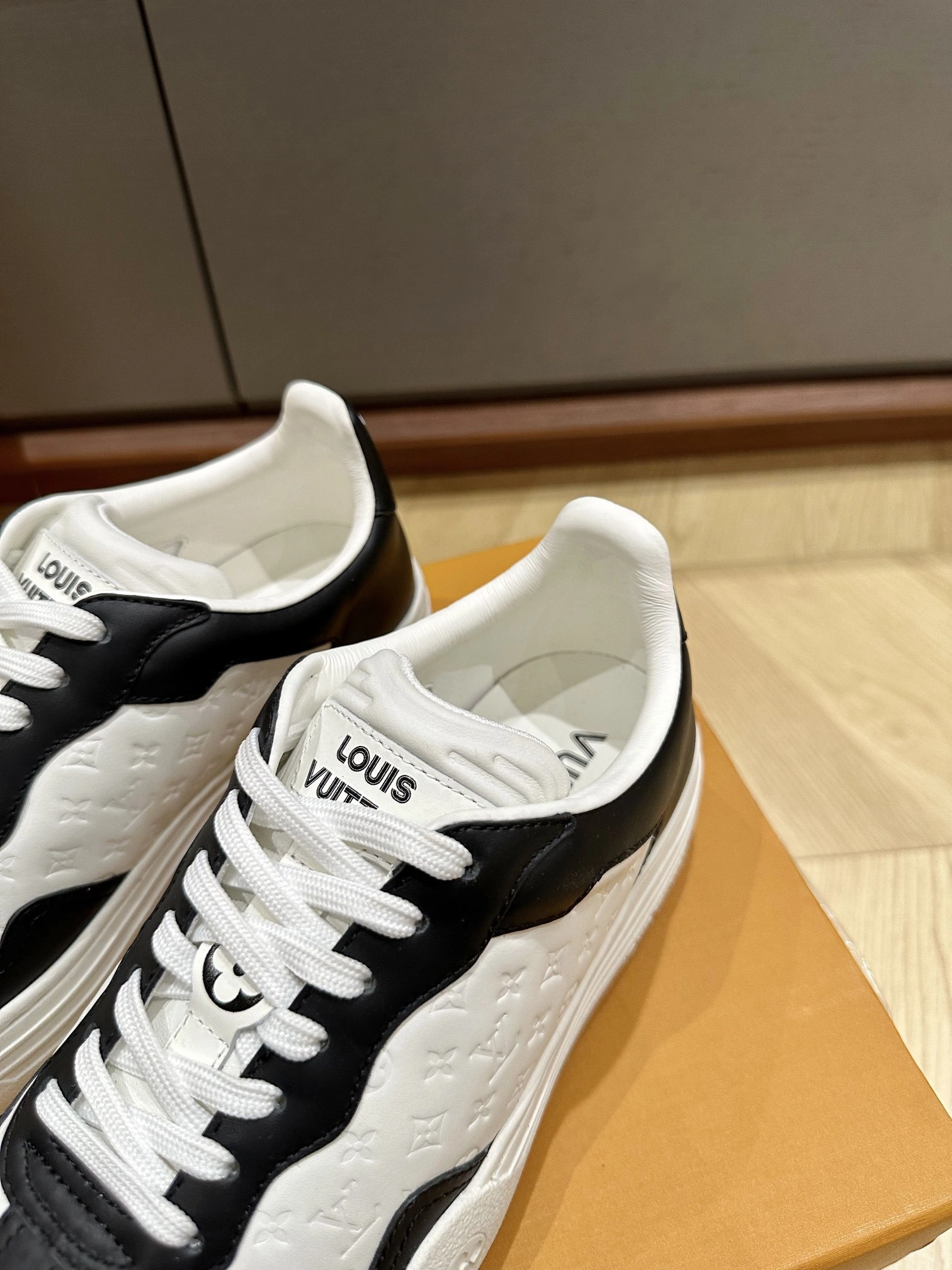 COCO-- 8V 1ACL2O cowhide item:D-X03E2742